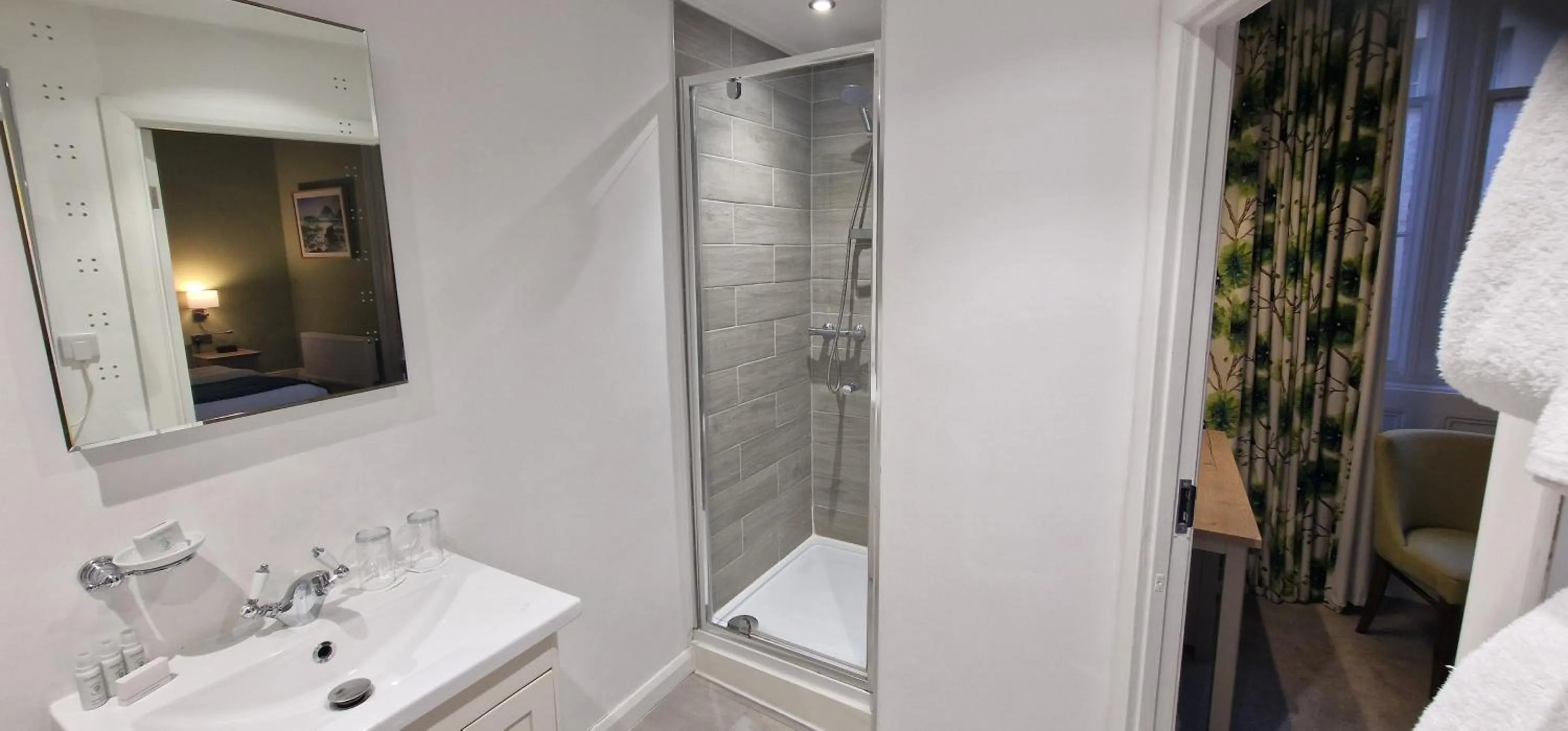 Shower in The Osborne Hotel