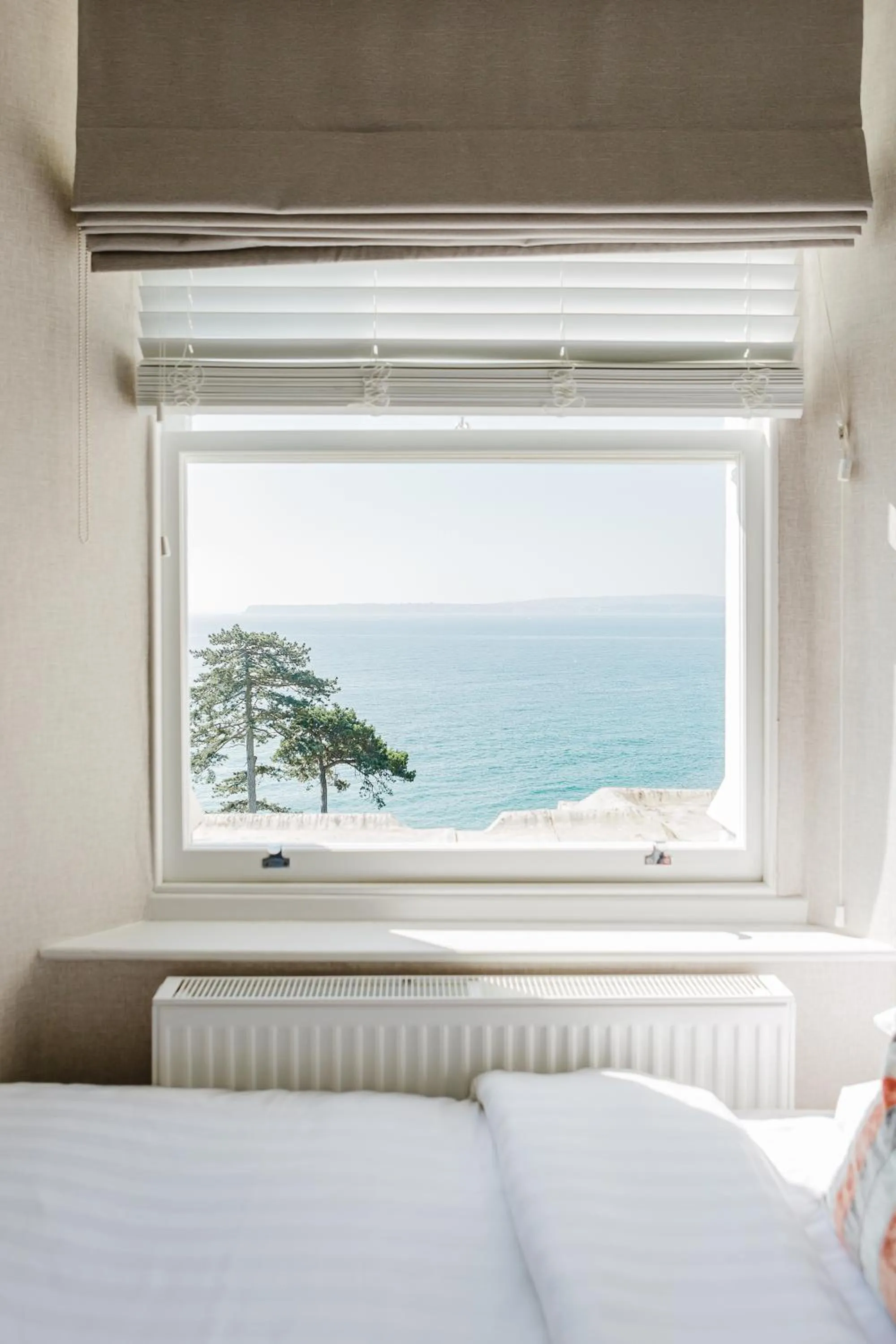 View (from property/room), Bed in The Osborne Hotel