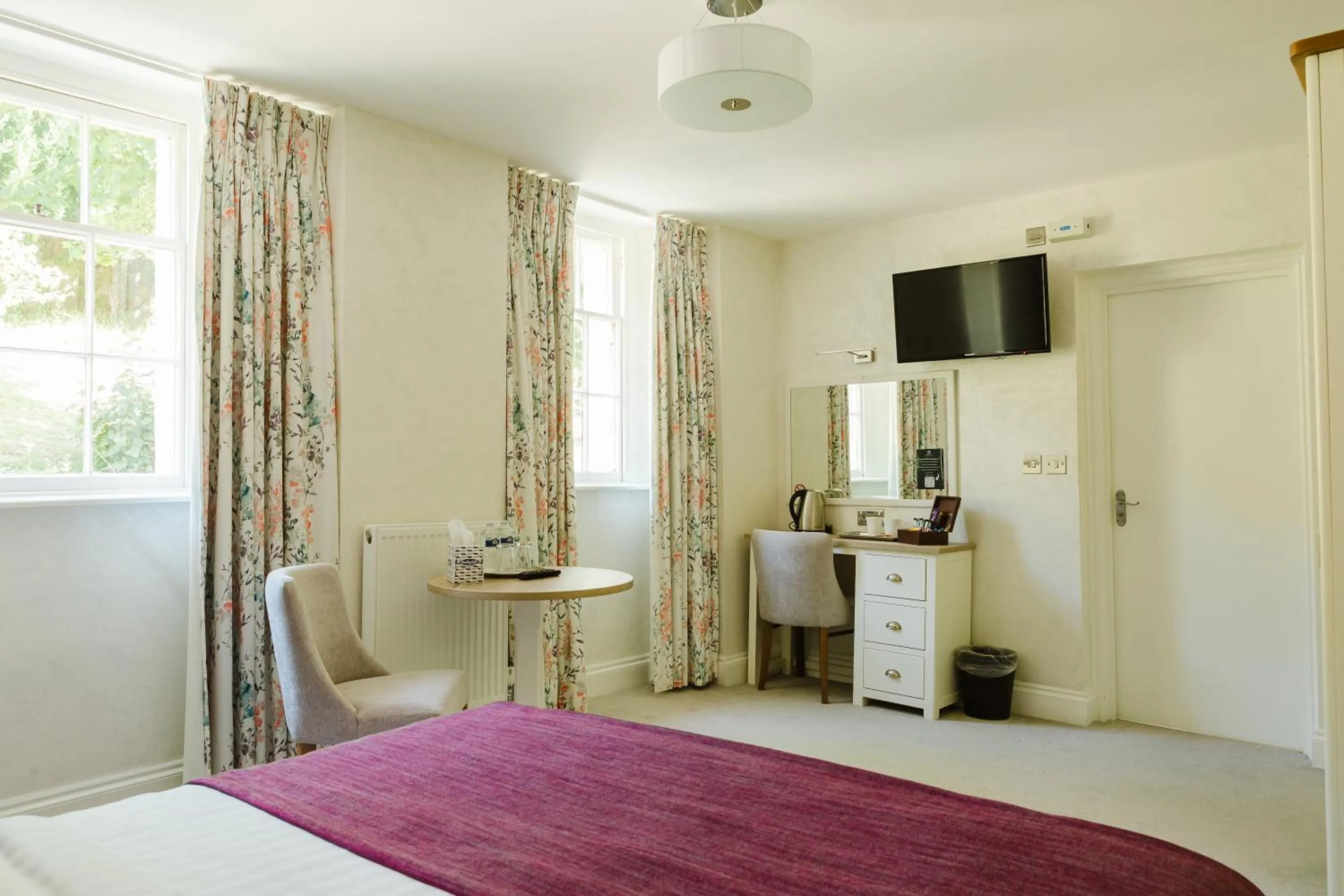 Bedroom, Bed in The Osborne Hotel