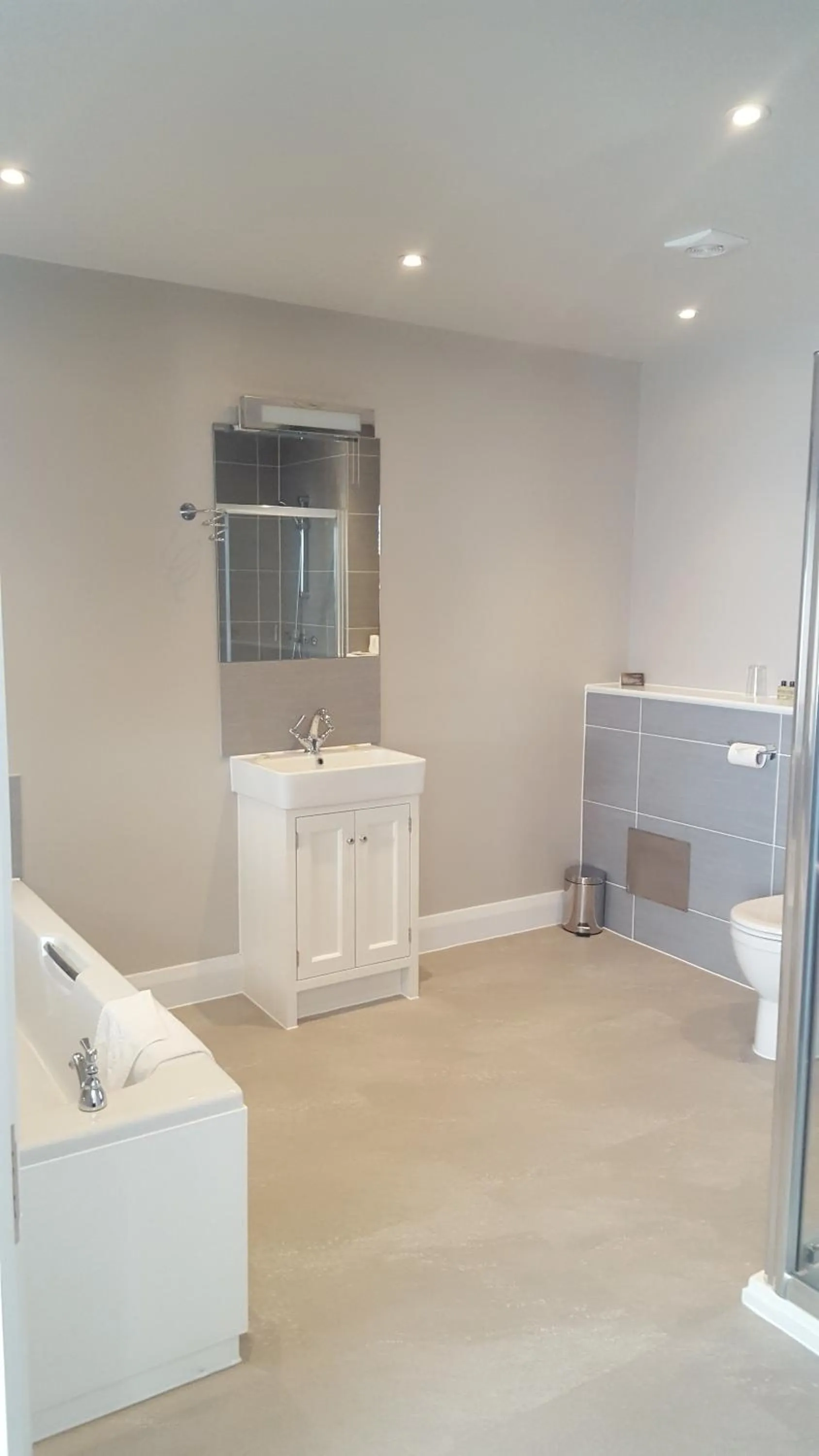 Bathroom in The Osborne Hotel