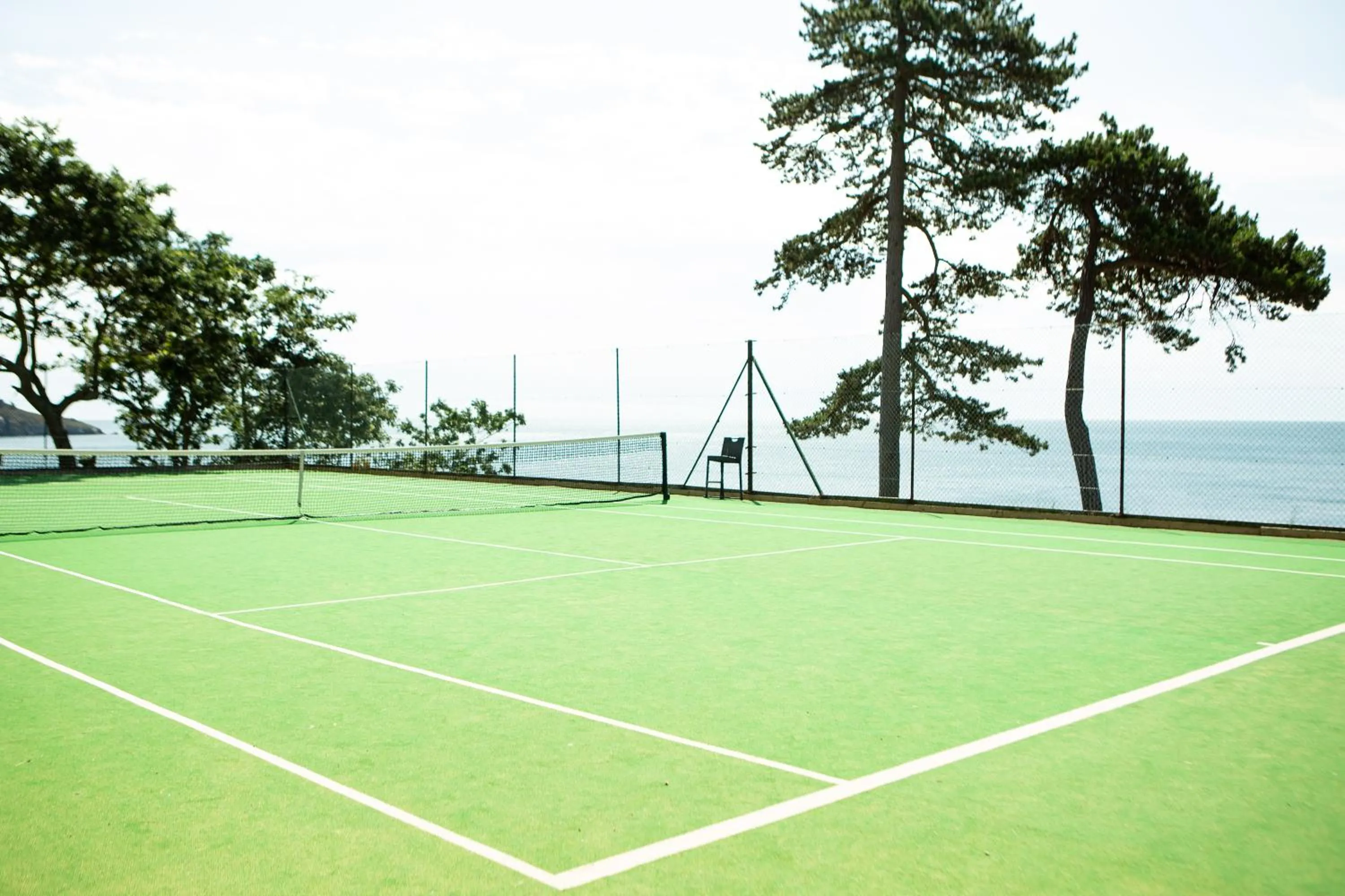 Tennis court in The Osborne Hotel