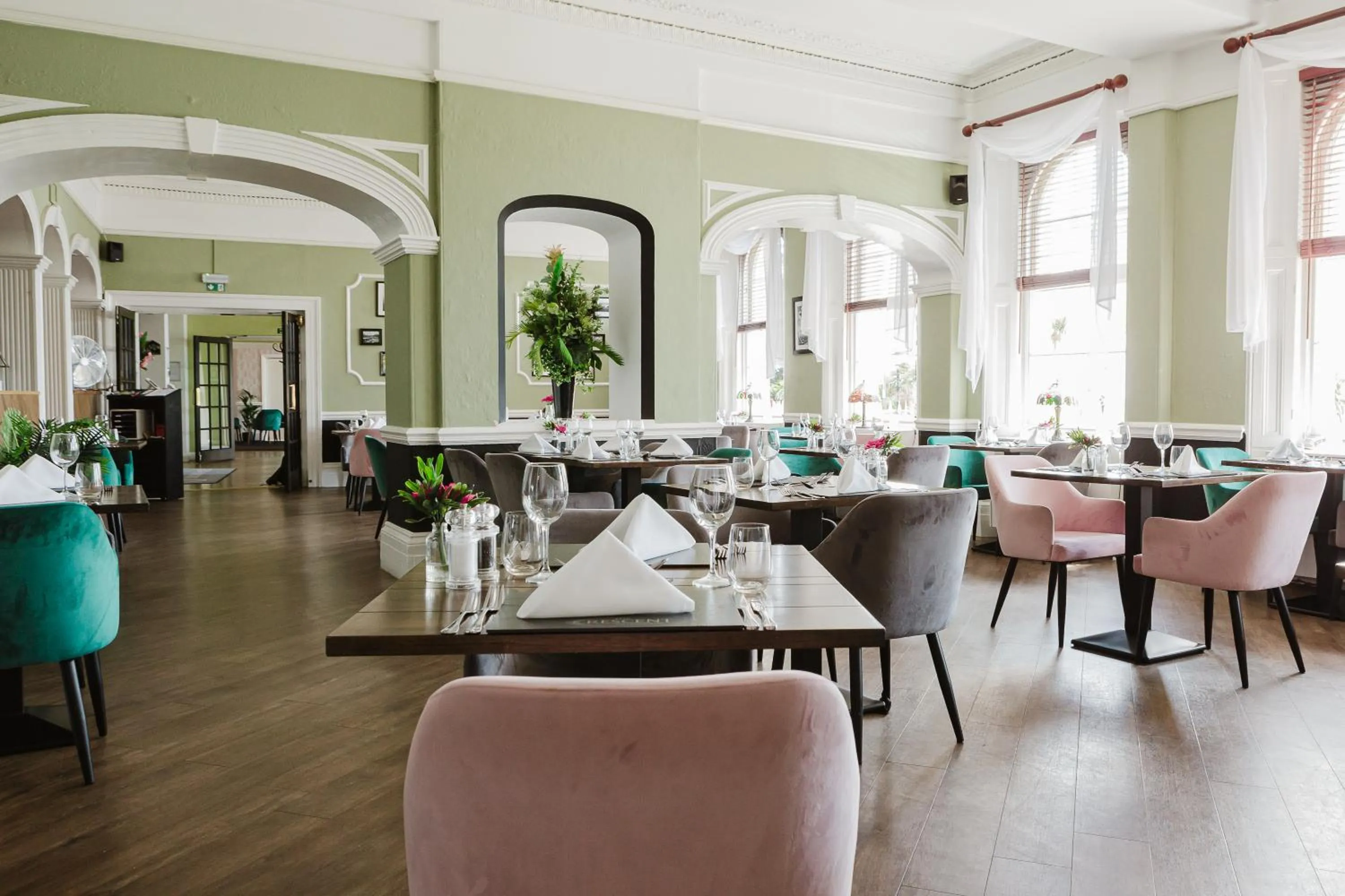 Restaurant/places to eat in The Osborne Hotel