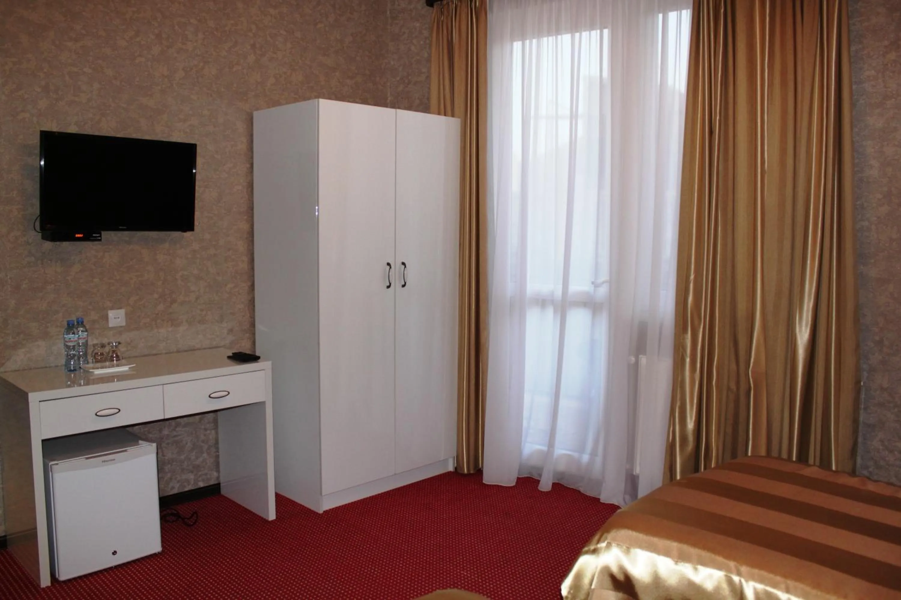 Balcony/Terrace, Bed in Hotel Avlabari
