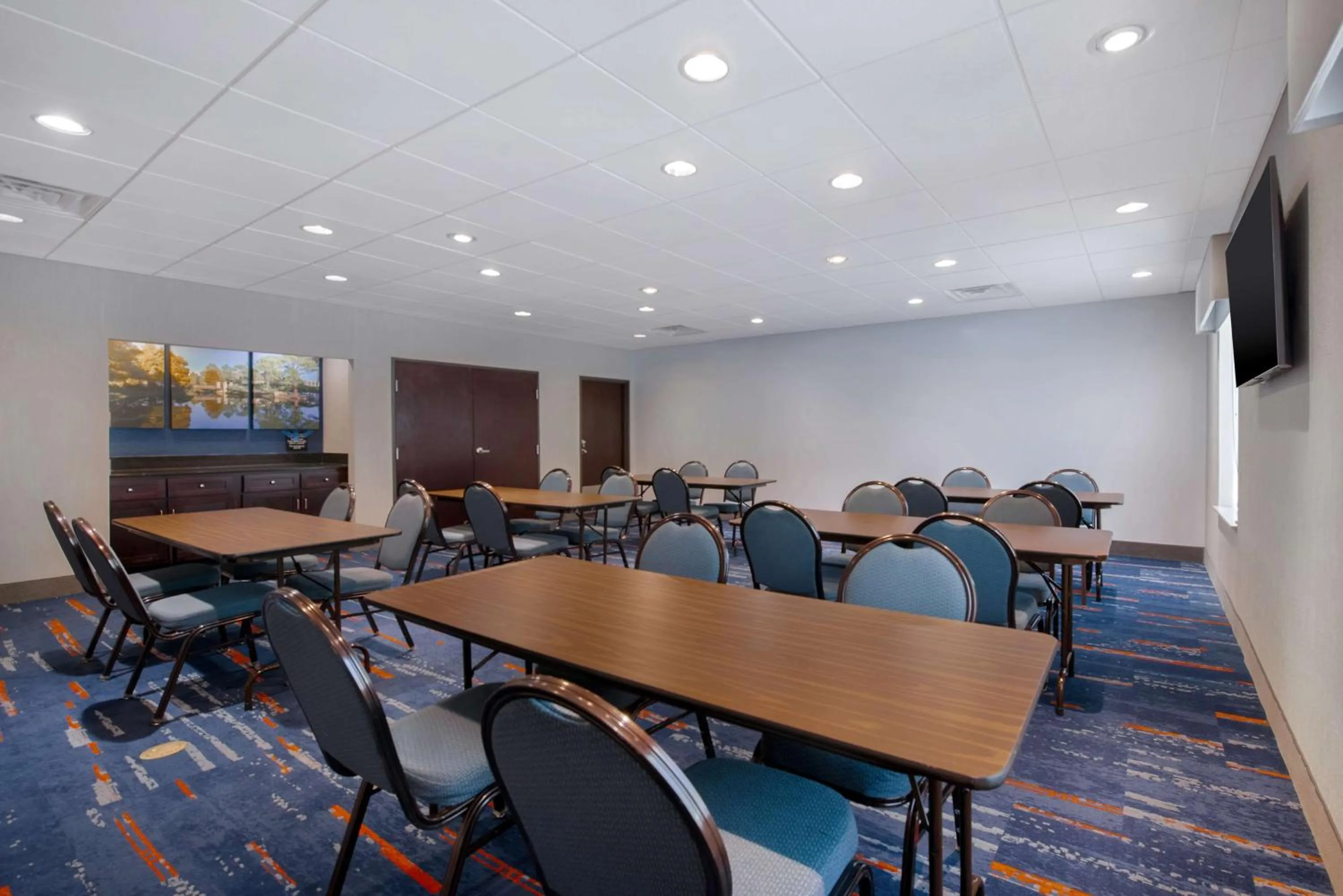 Meeting/conference room in Hampton Inn & Suites Harvey New Orleans Westbank