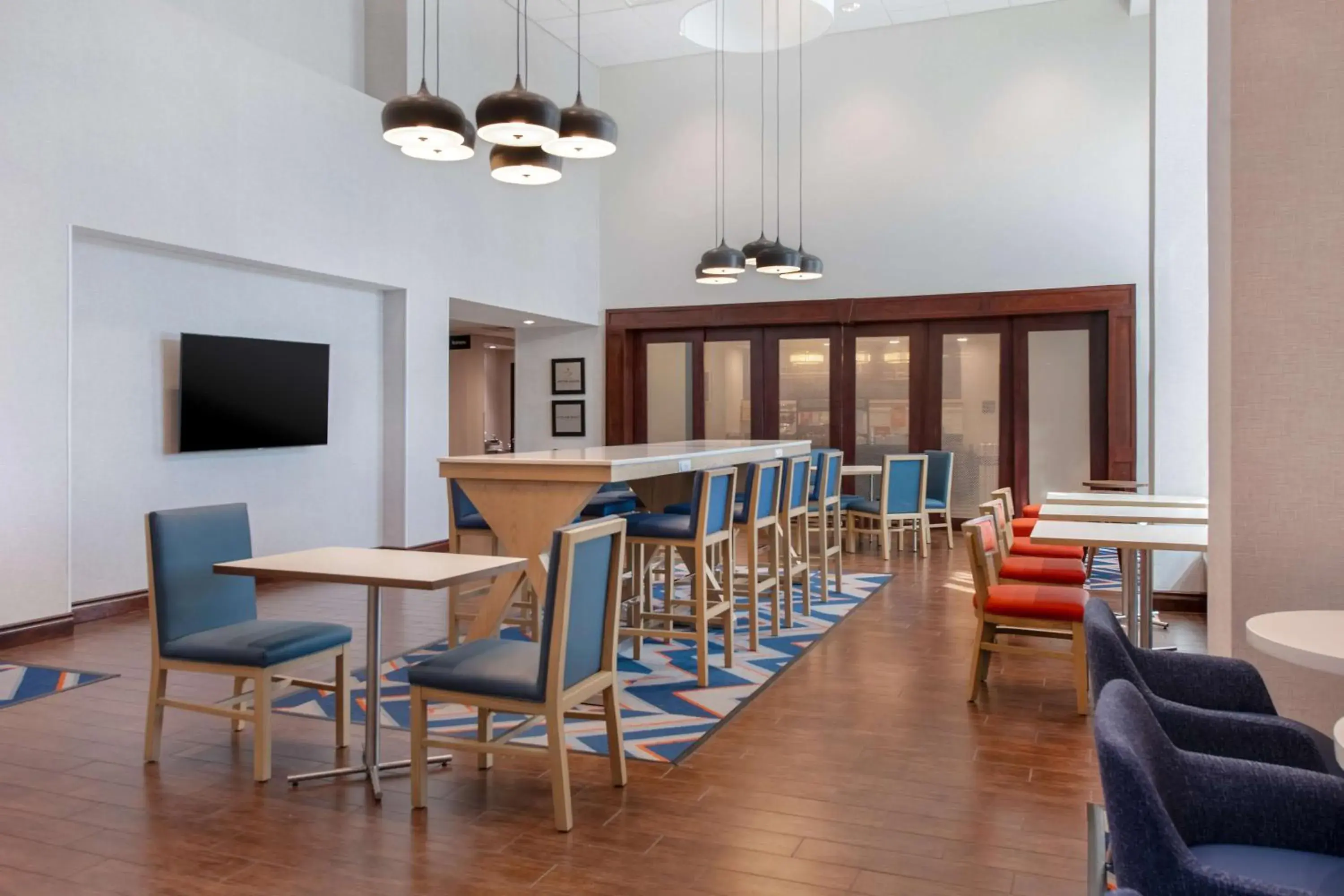 Breakfast in Hampton Inn & Suites Harvey New Orleans Westbank Breakfast in Hampton Inn & Suites Harvey New Orleans Westbank