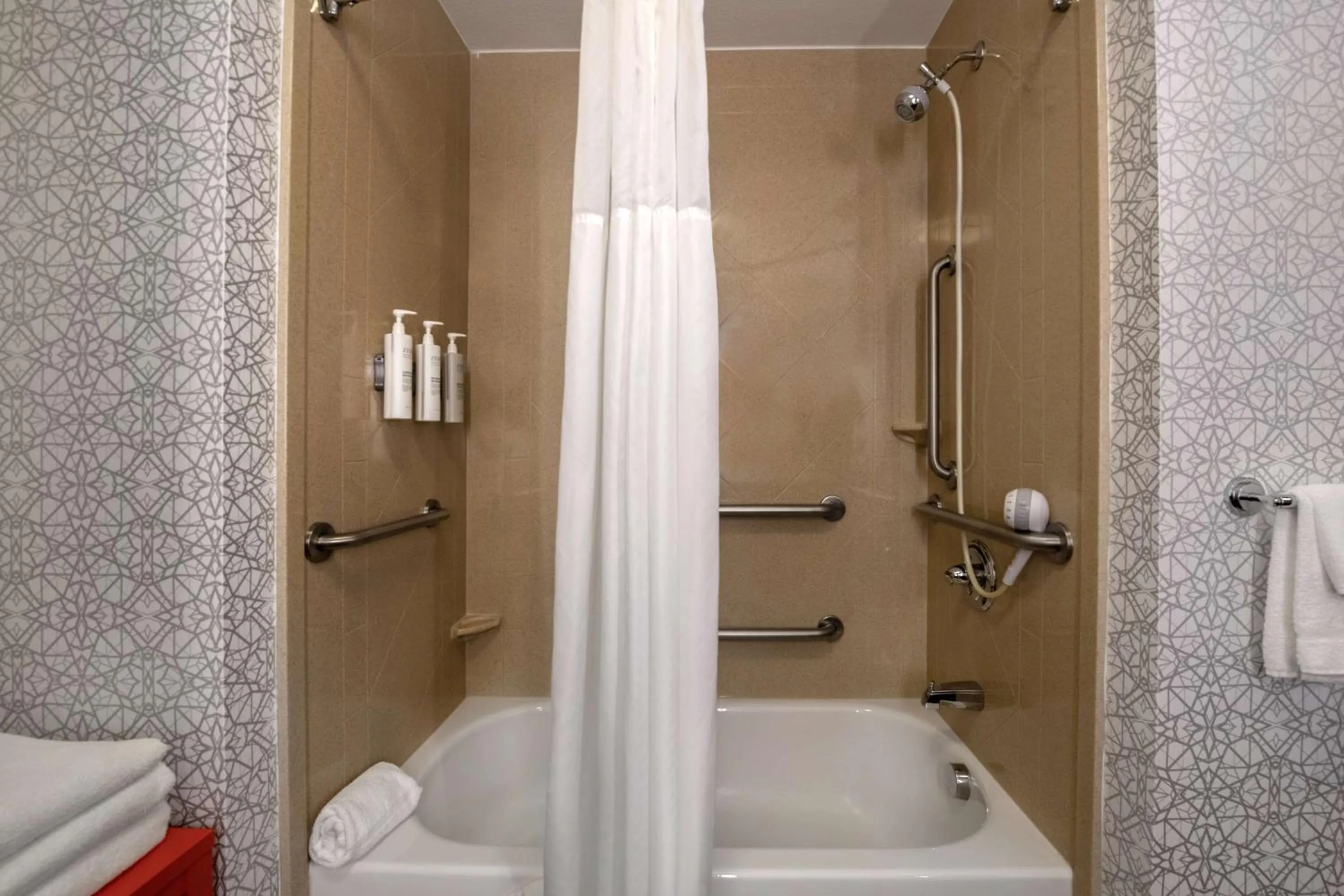 Bathroom in Hampton Inn & Suites Harvey New Orleans Westbank