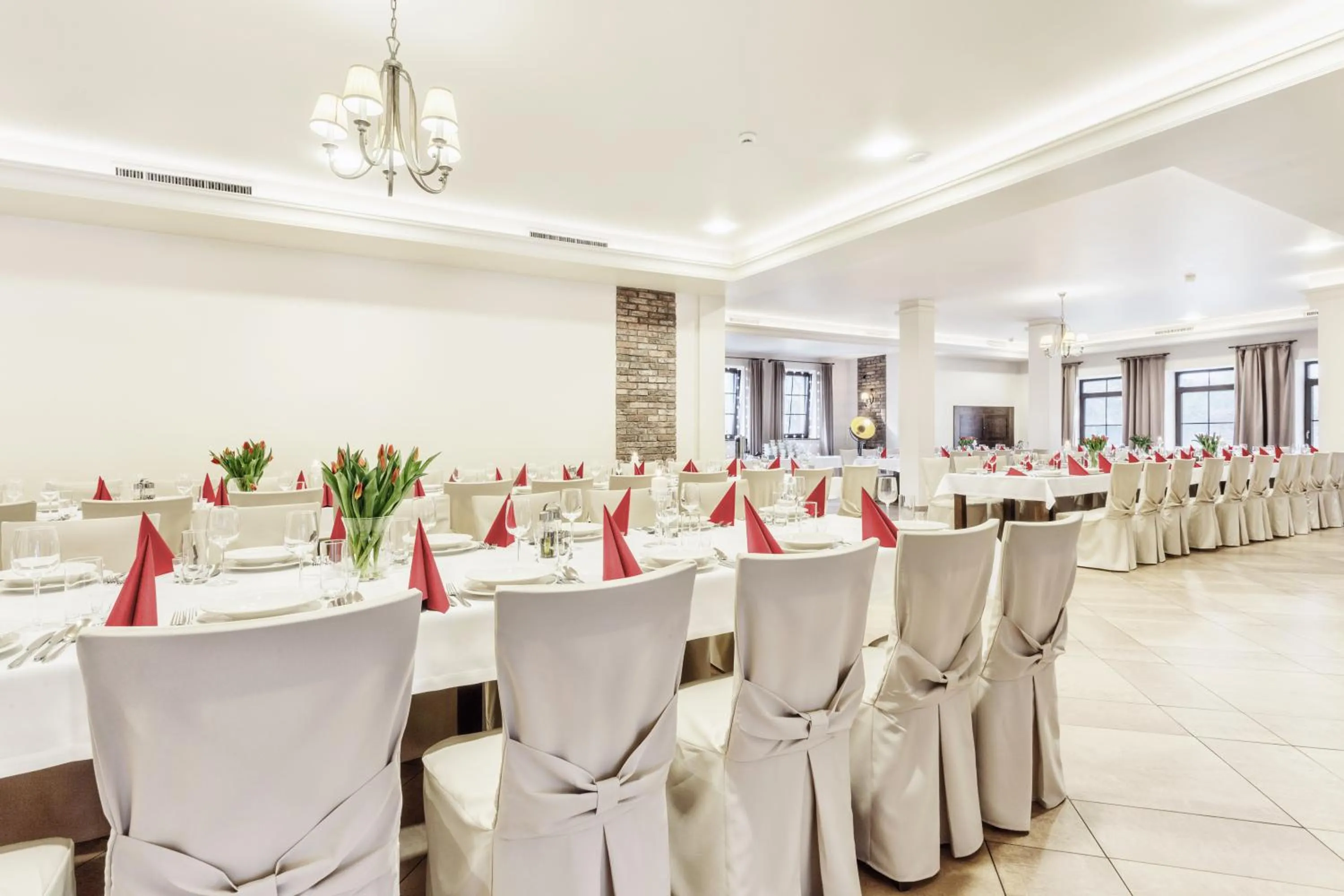 Hotel Modrzewiowy Dwór