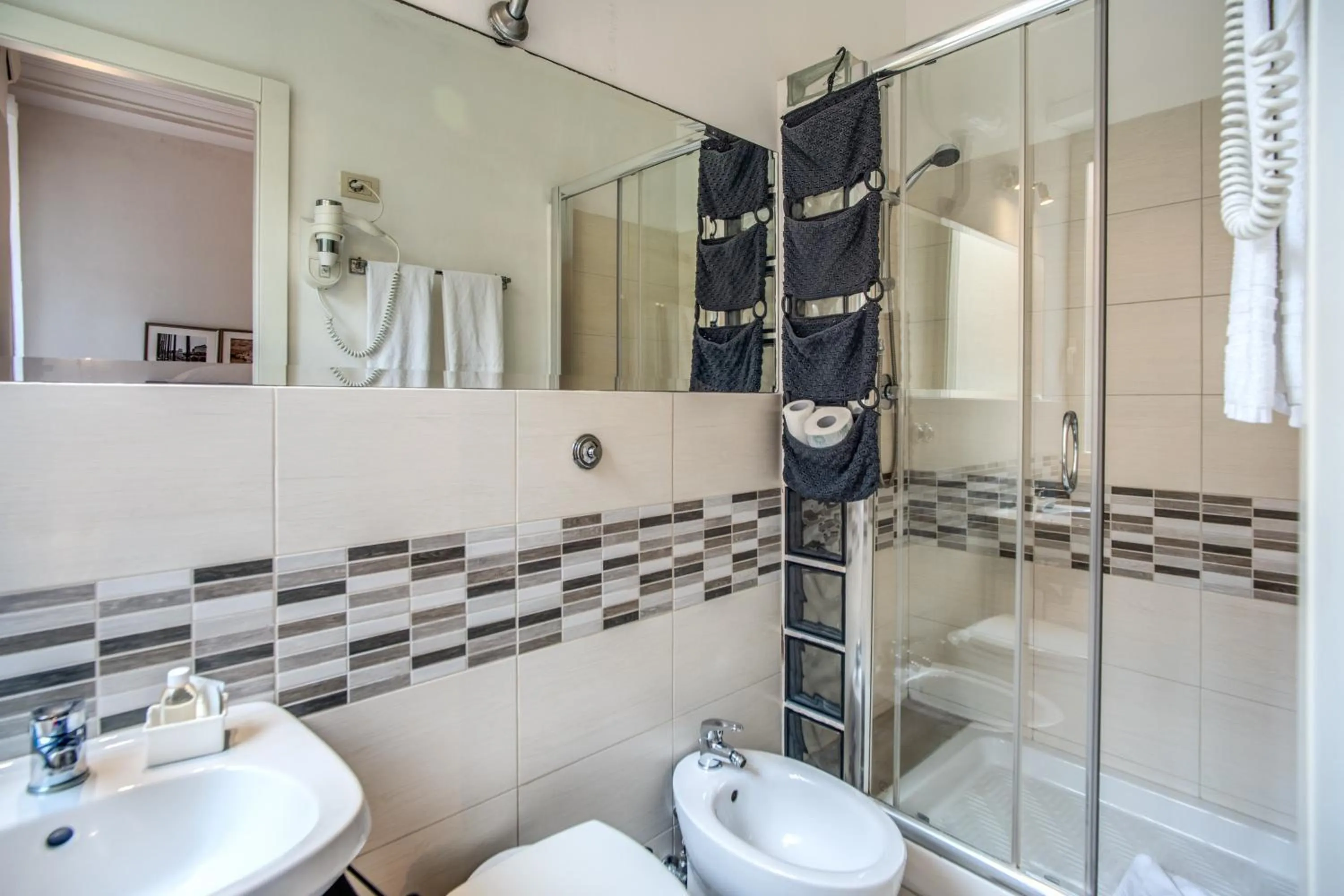 Bathroom in Circus Maximus B&B