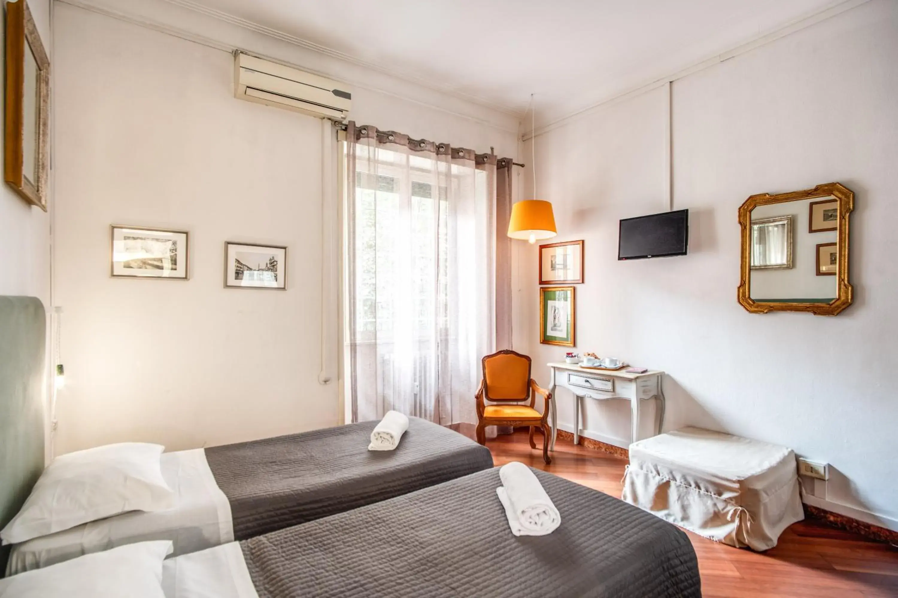 Photo of the whole room, Bed in Circus Maximus B&B Photo of the whole room, Bed in Circus Maximus B&B