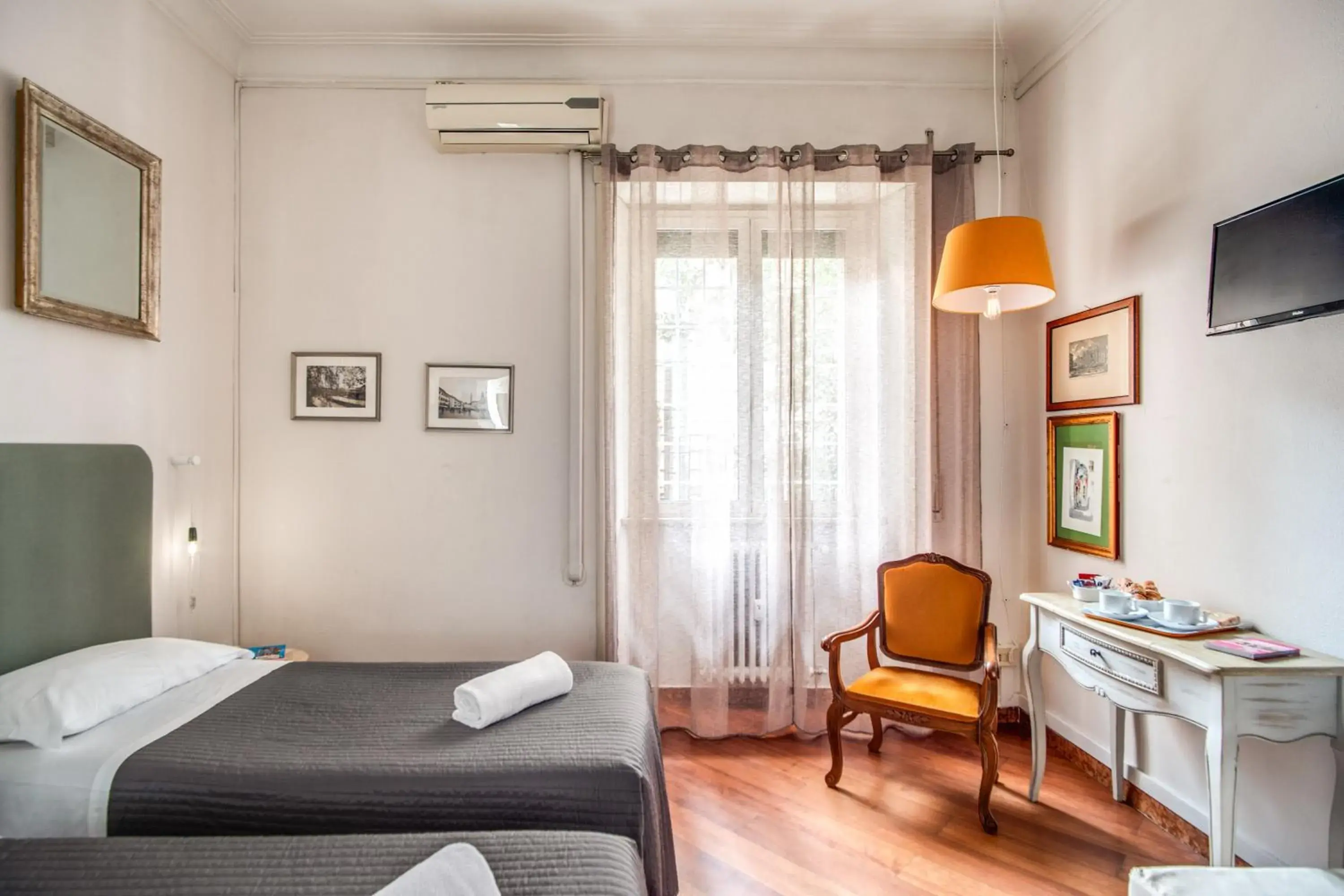 Photo of the whole room, Bed in Circus Maximus B&B Photo of the whole room, Bed in Circus Maximus B&B