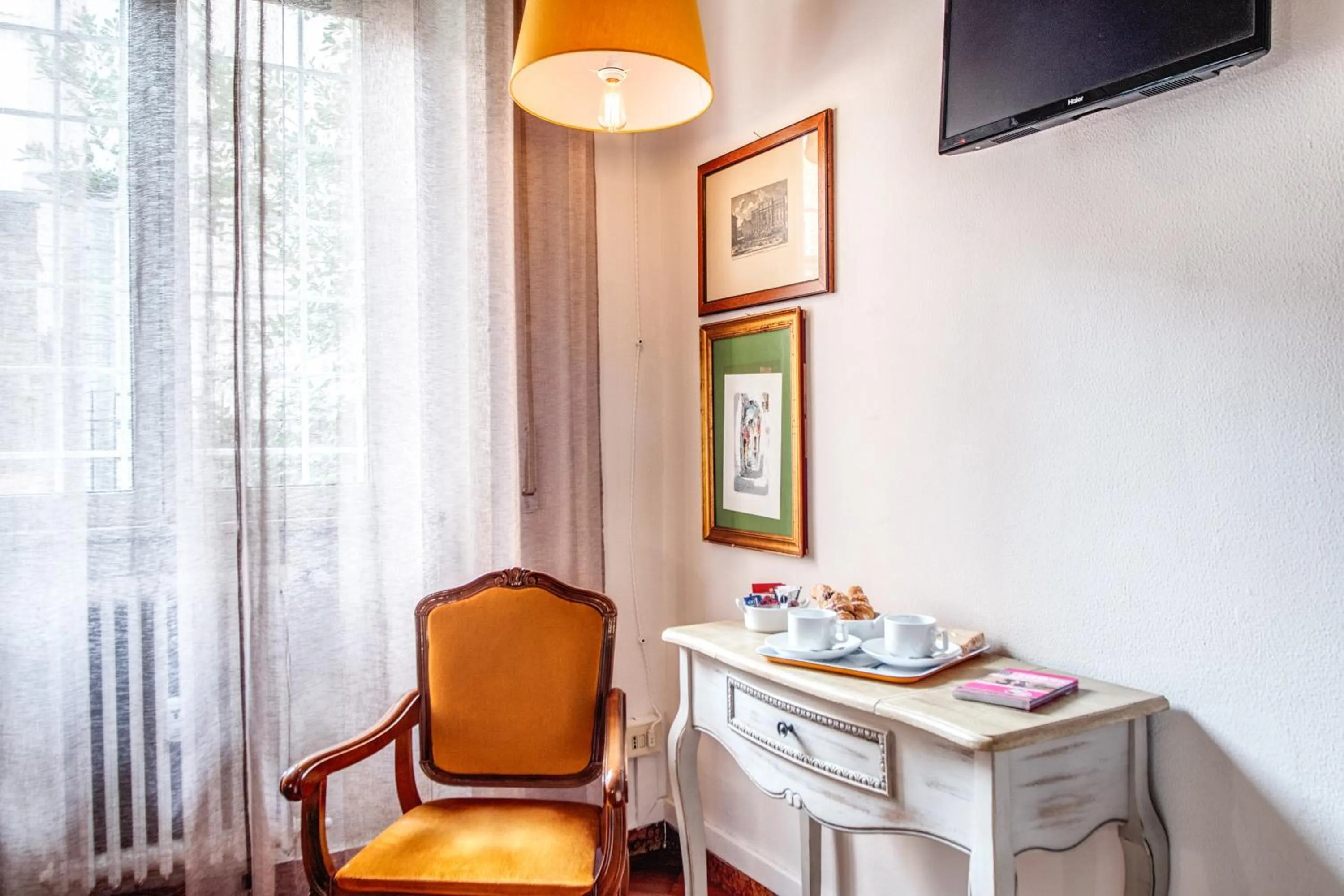 Decorative detail in Circus Maximus B&B