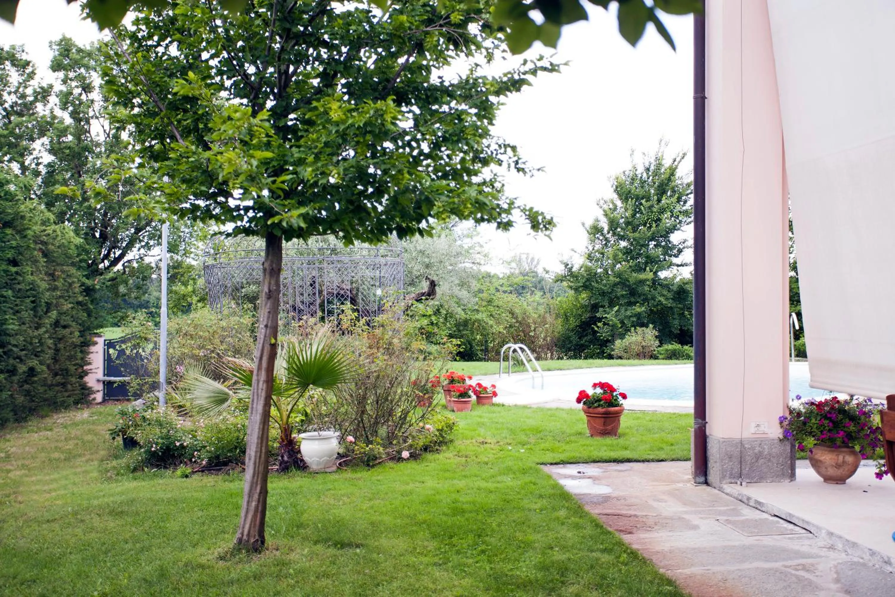 B&B RED WINE COUNTRY HOUSE