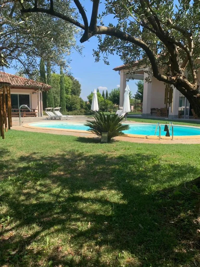 B&B RED WINE COUNTRY HOUSE
