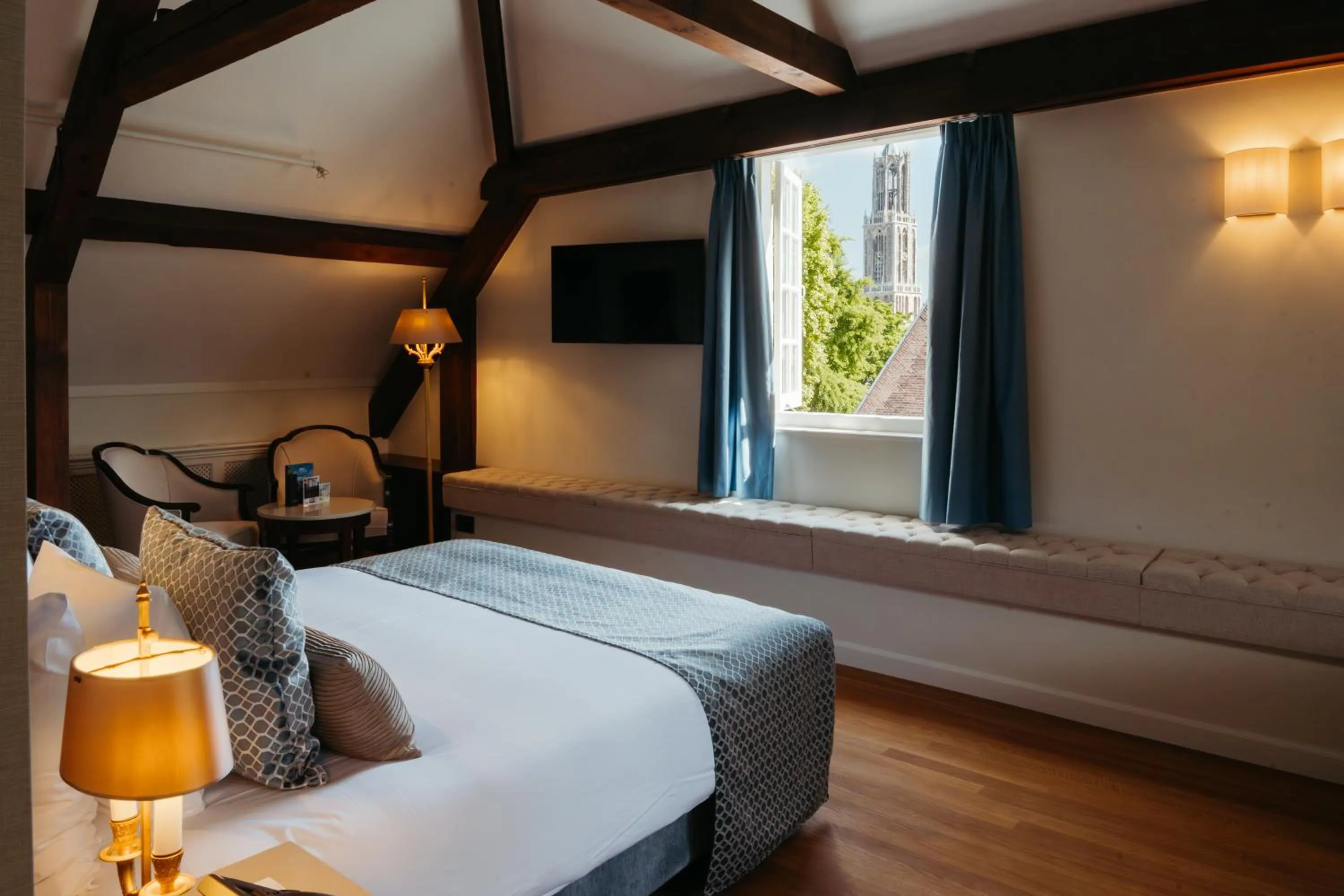 View (from property/room), Bed in Grand Hotel Karel V