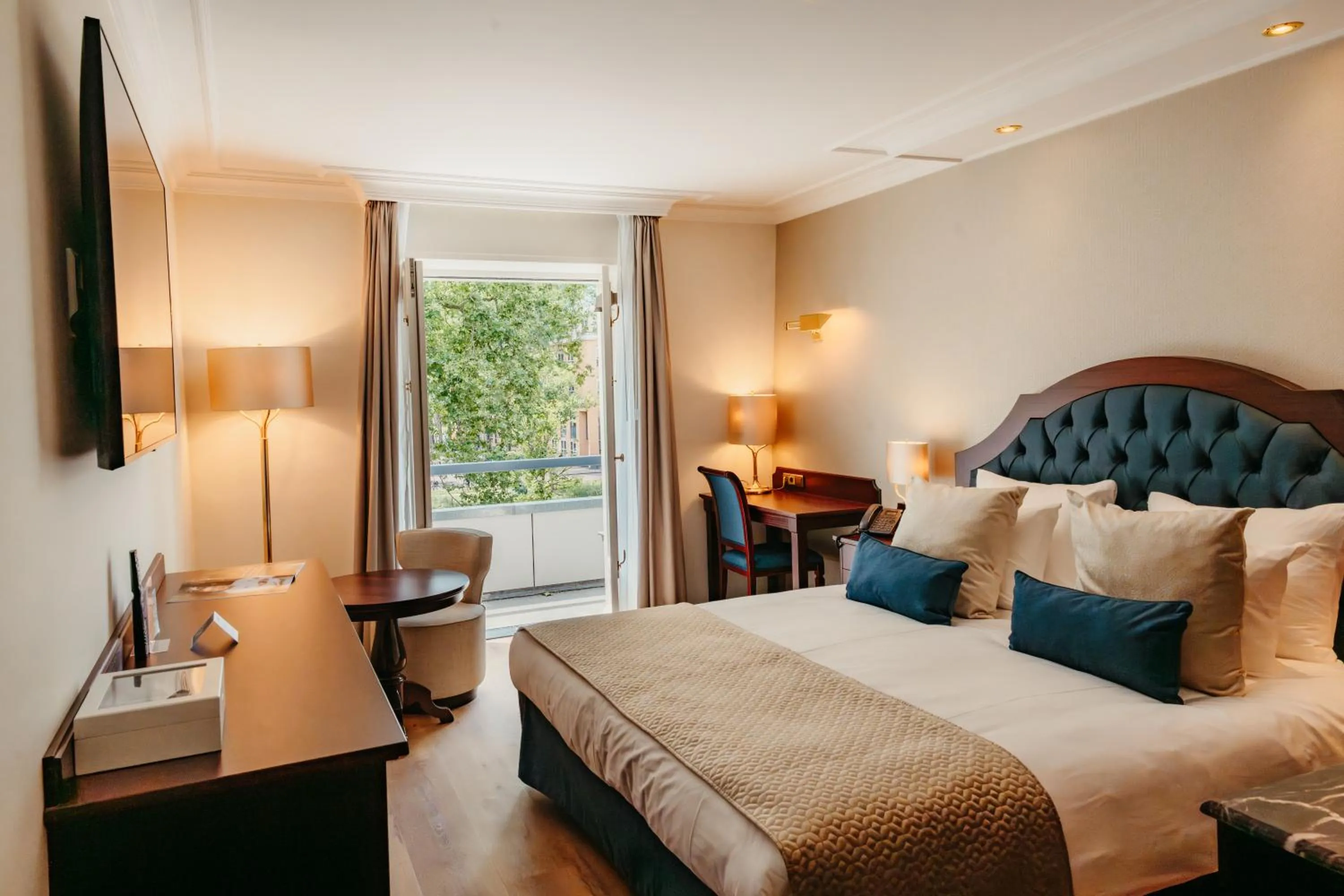 Bed in Grand Hotel Karel V