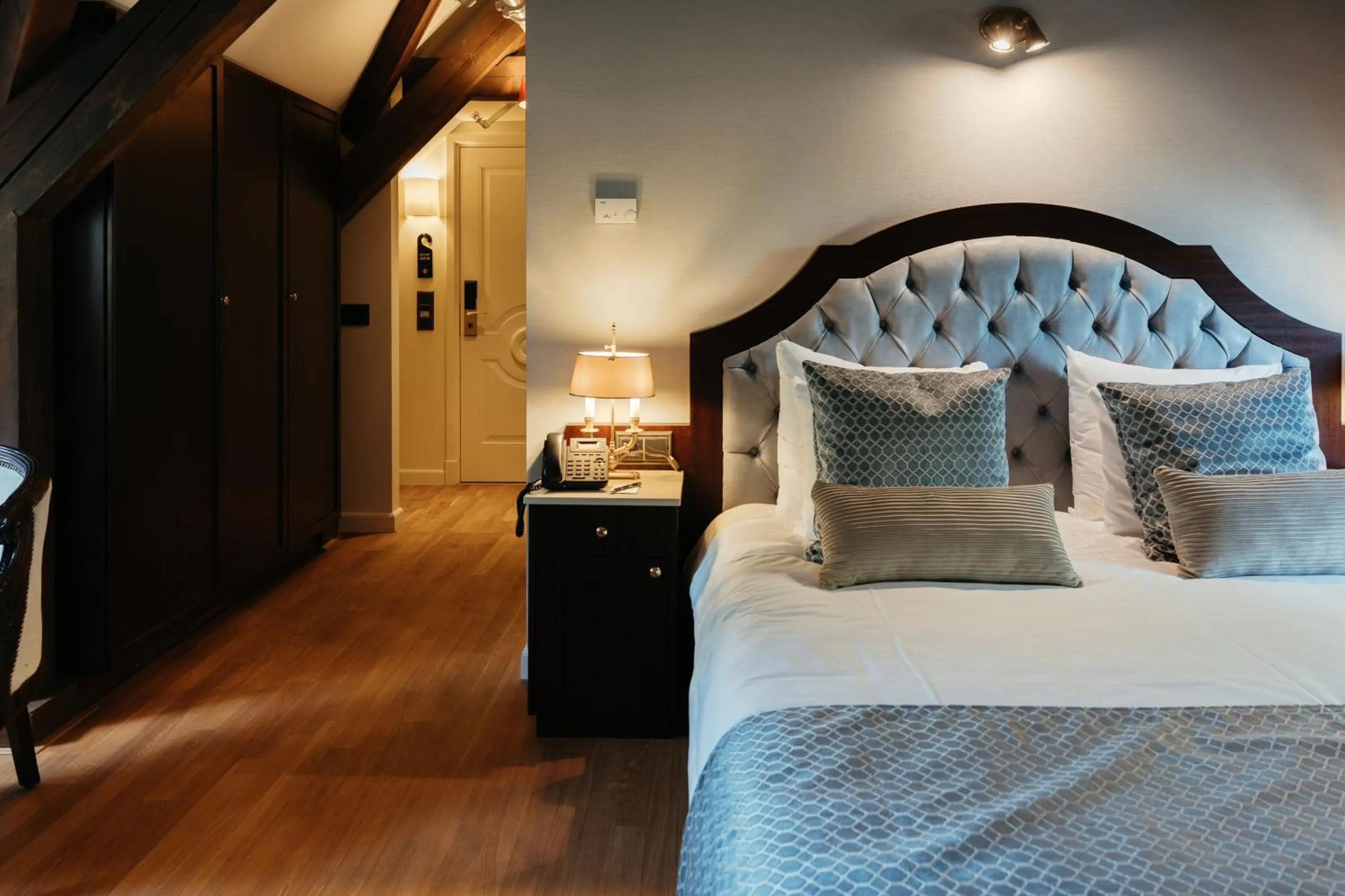 Bedroom, Bed in Grand Hotel Karel V