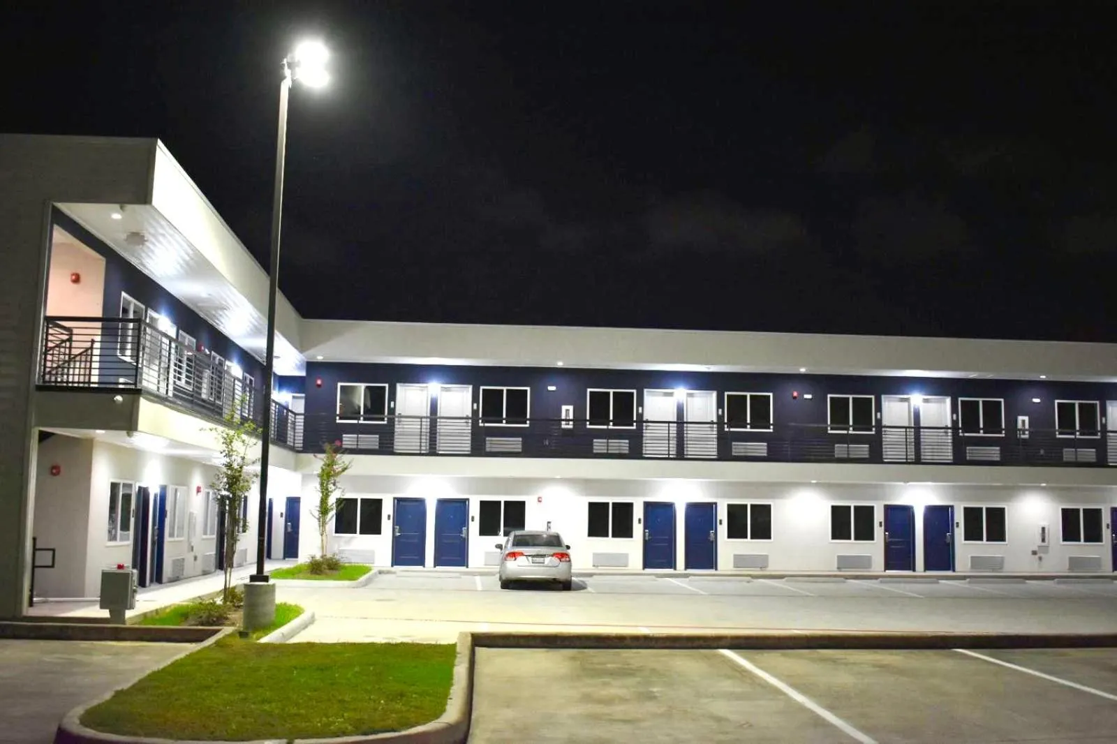 Property building in Blue Star Inn