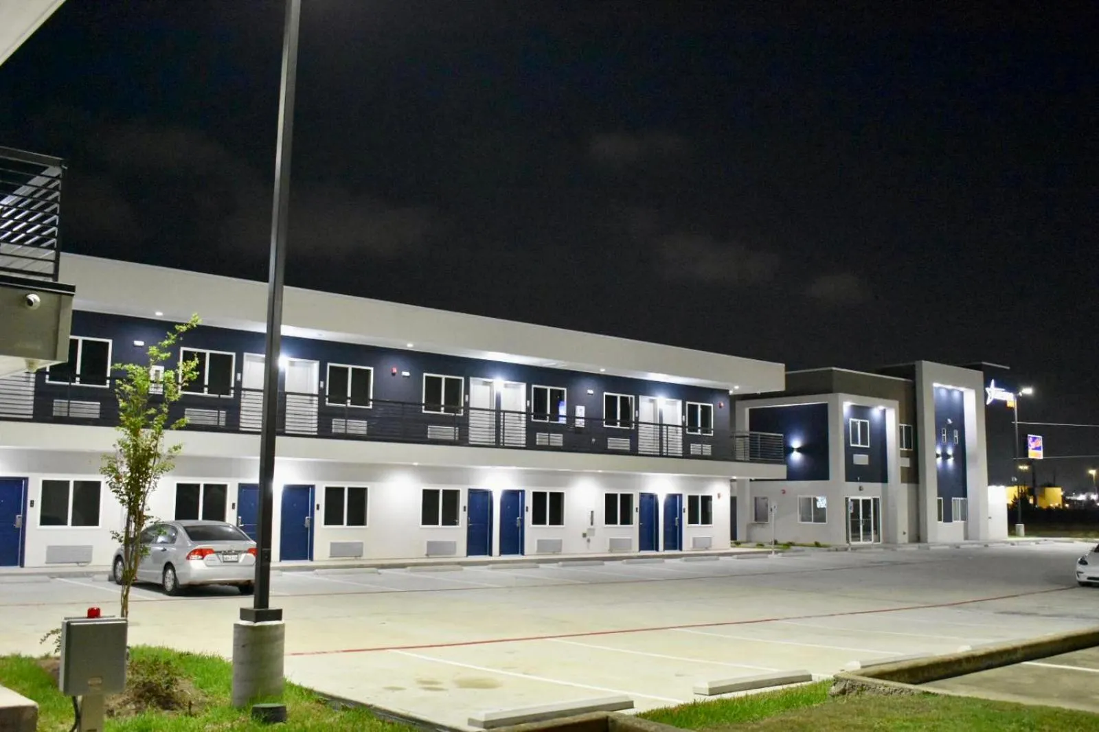 Property building in Blue Star Inn