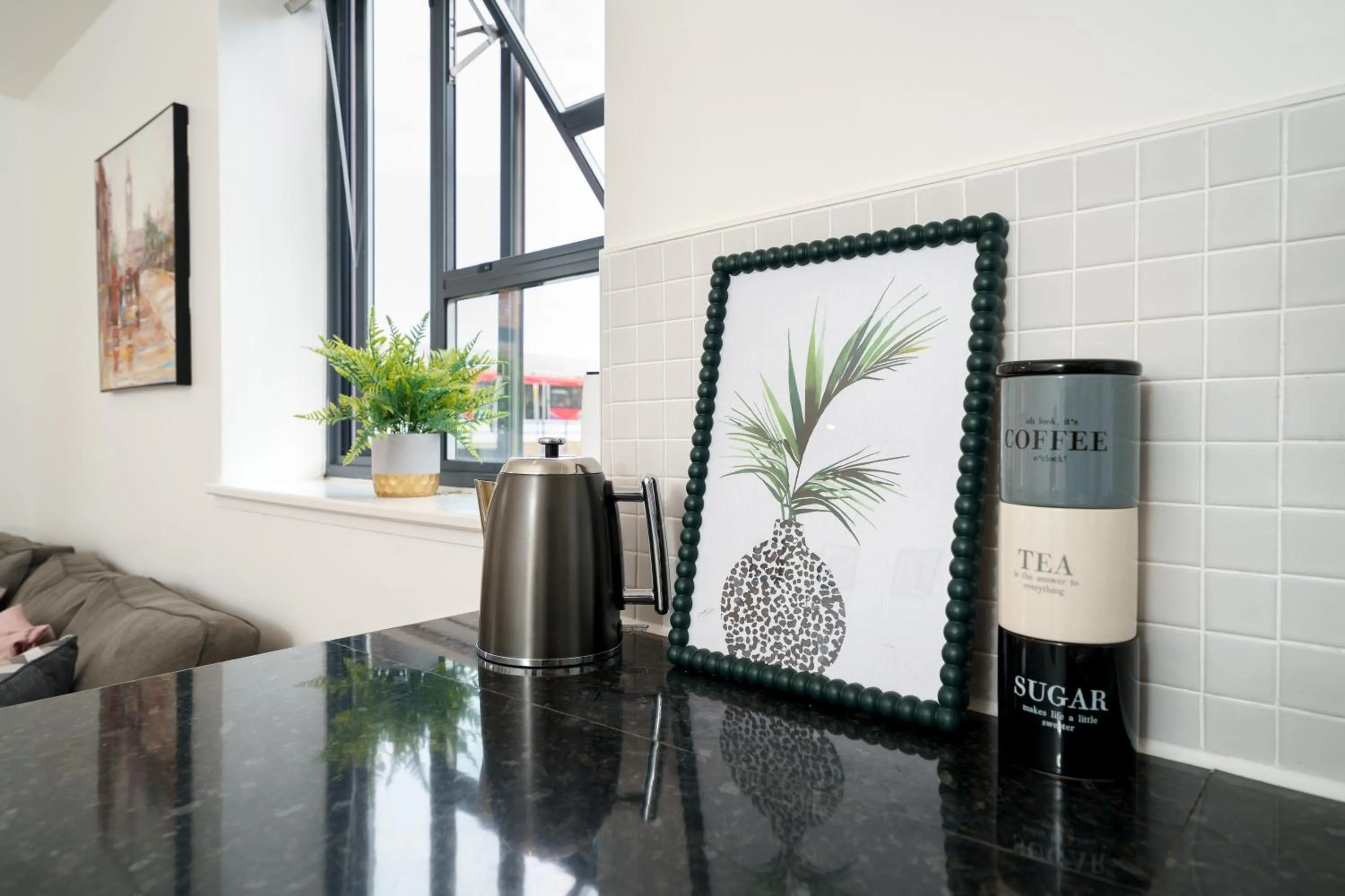 Bright & Modern 2-Bed Apartment in Vibrant East London