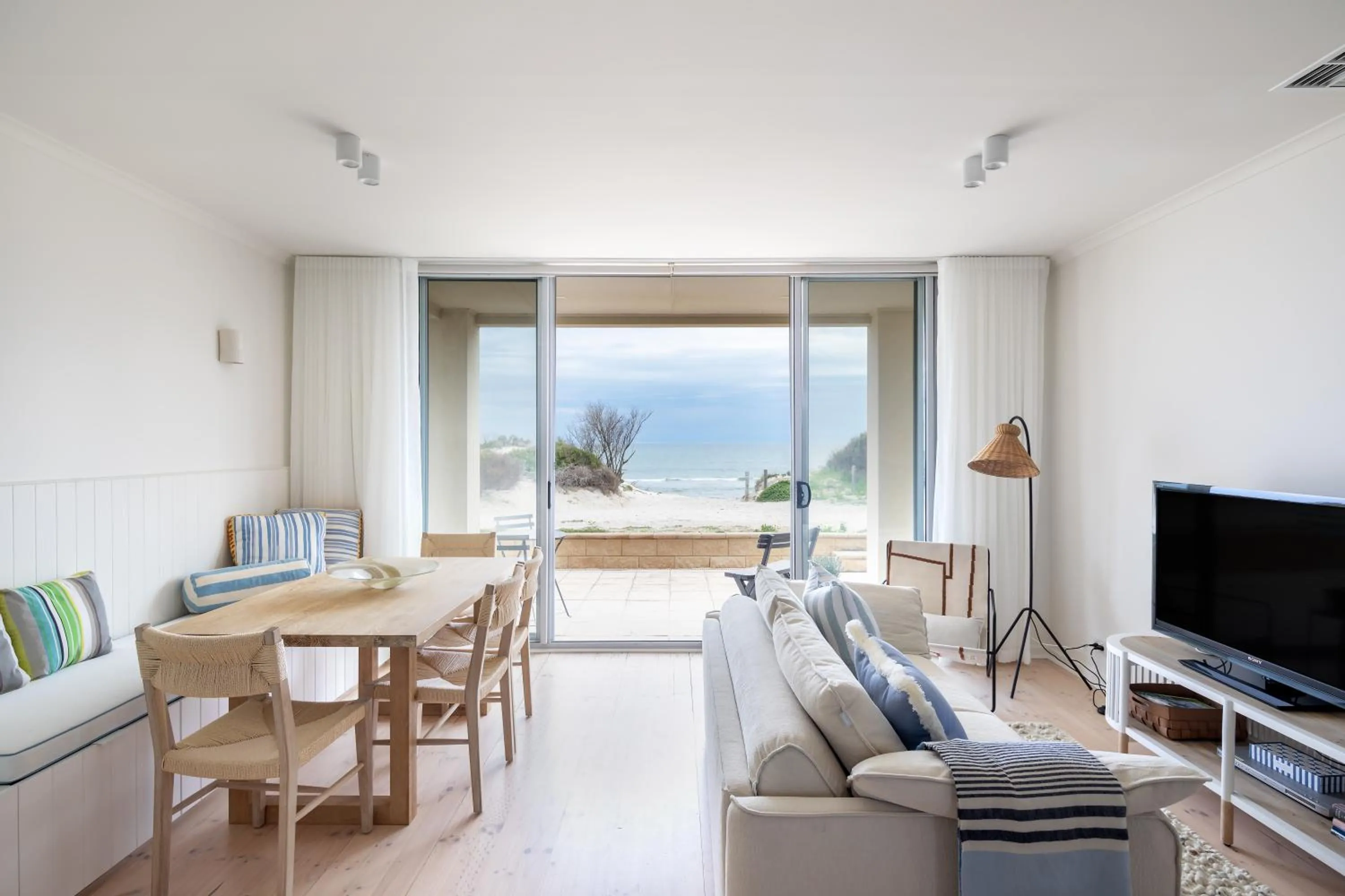 Pearl, Designer Beachfront Retreat, Semaphore Park