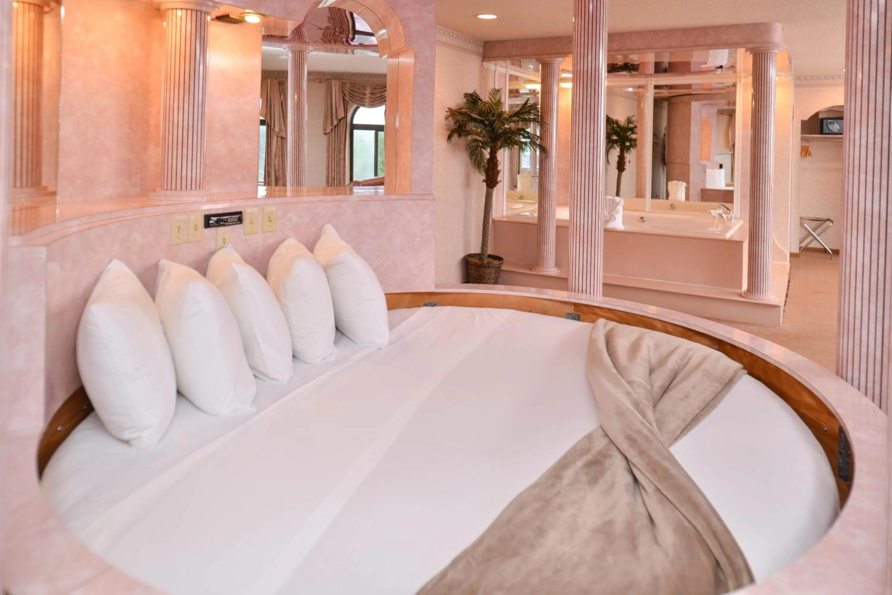 Hot Tub, Bed in Atlantis Family Waterpark Hotel, an Ascend Collection Hotel