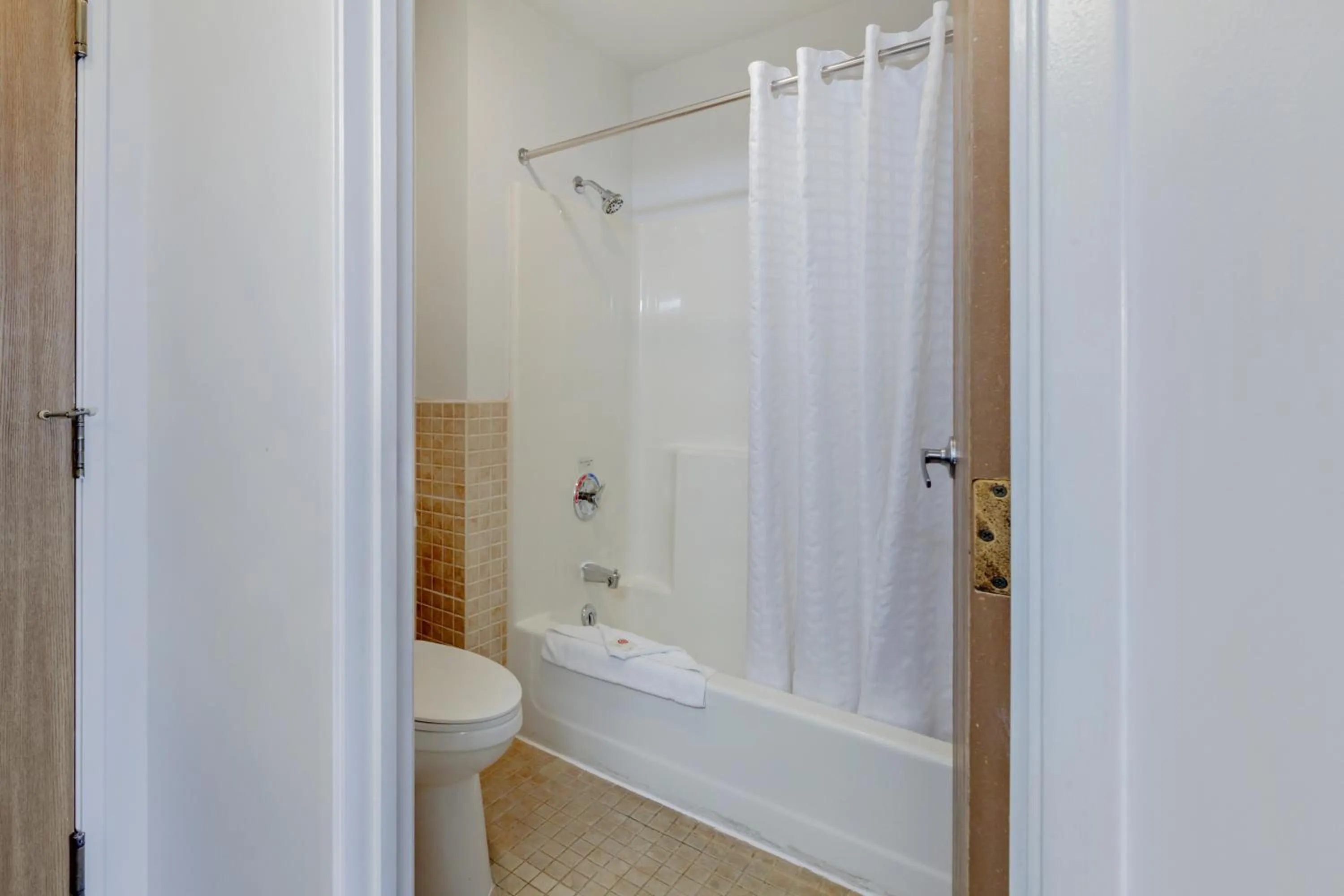 Shower in Atlantis Family Waterpark Hotel, an Ascend Collection Hotel