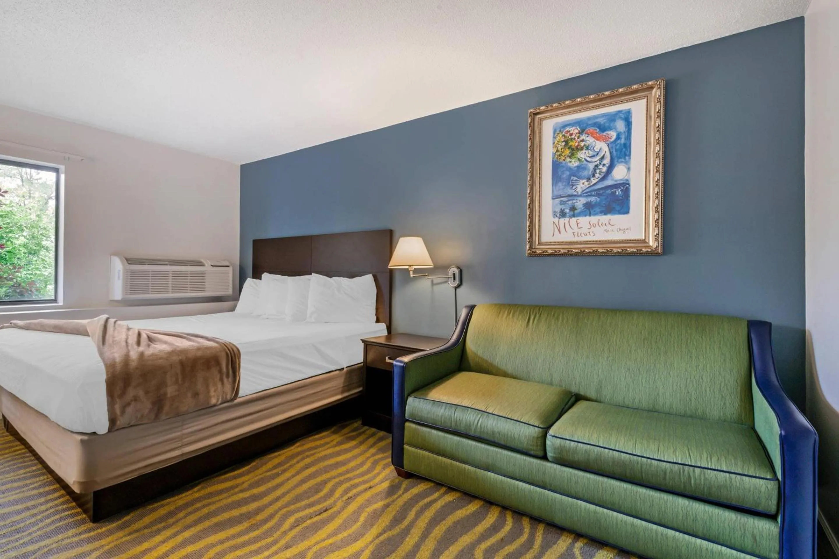 Bedroom, Bed in Atlantis Family Waterpark Hotel, an Ascend Collection Hotel