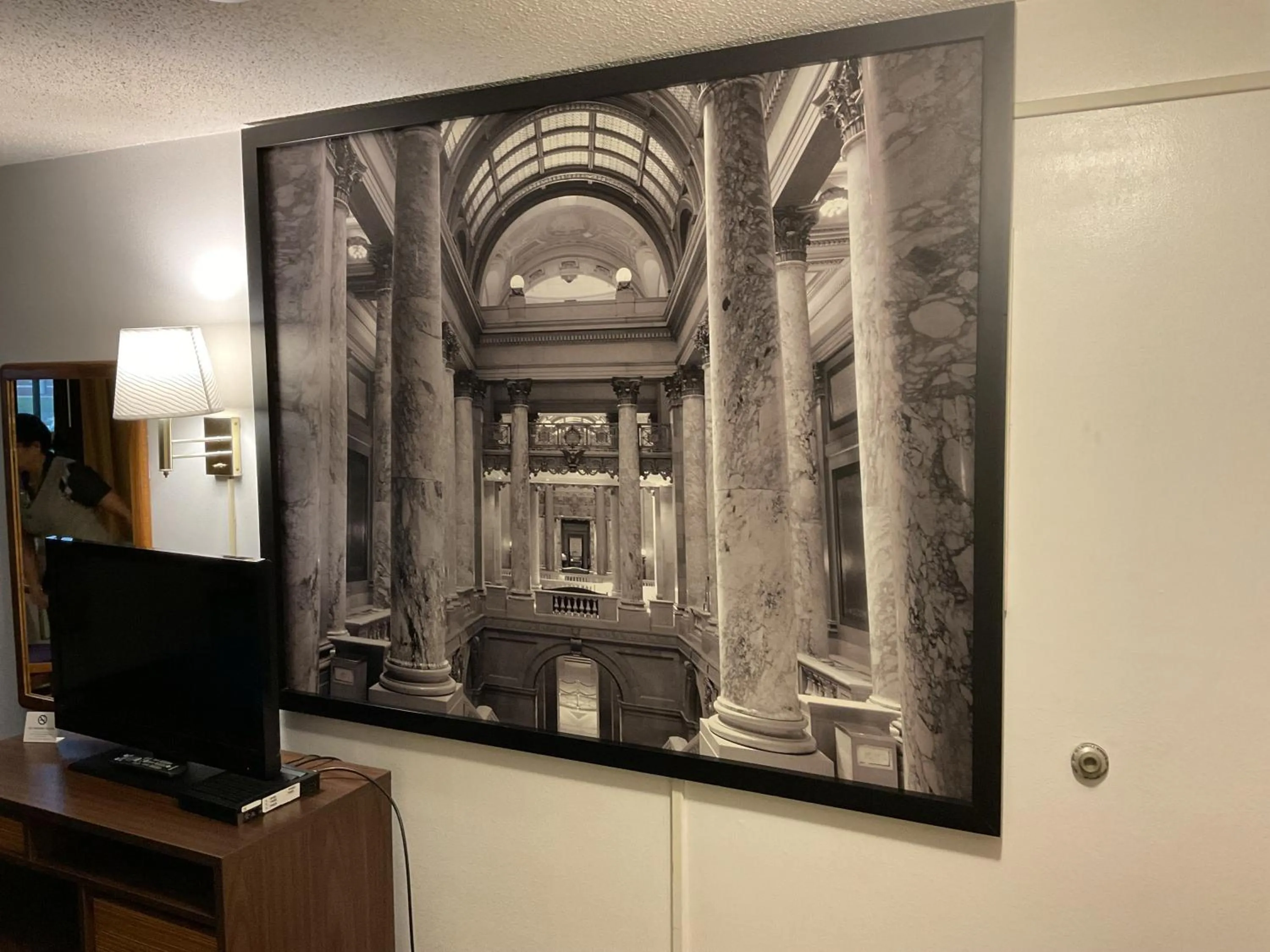 TV and multimedia in Budget Host Inn