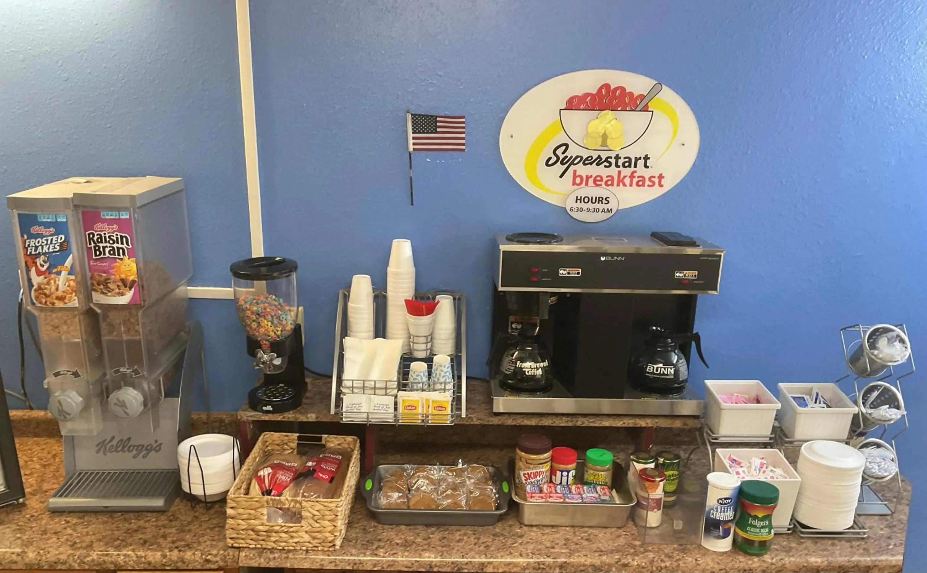 Breakfast in Budget Host Inn