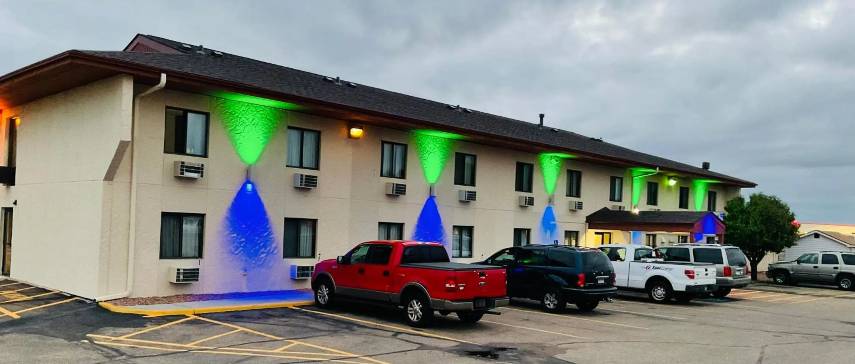 Property building in Budget Host Inn