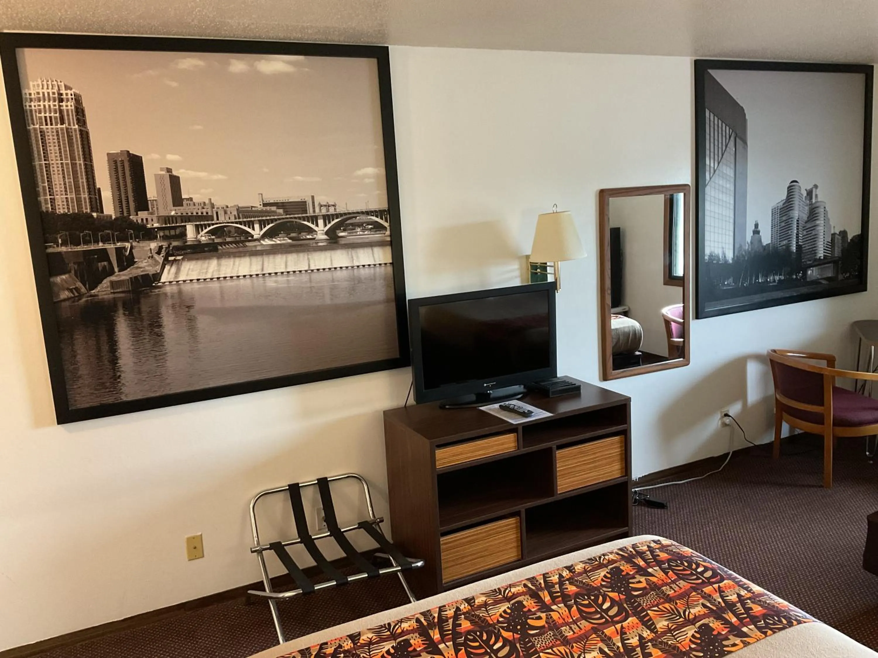 TV and multimedia, Bed in Budget Host Inn