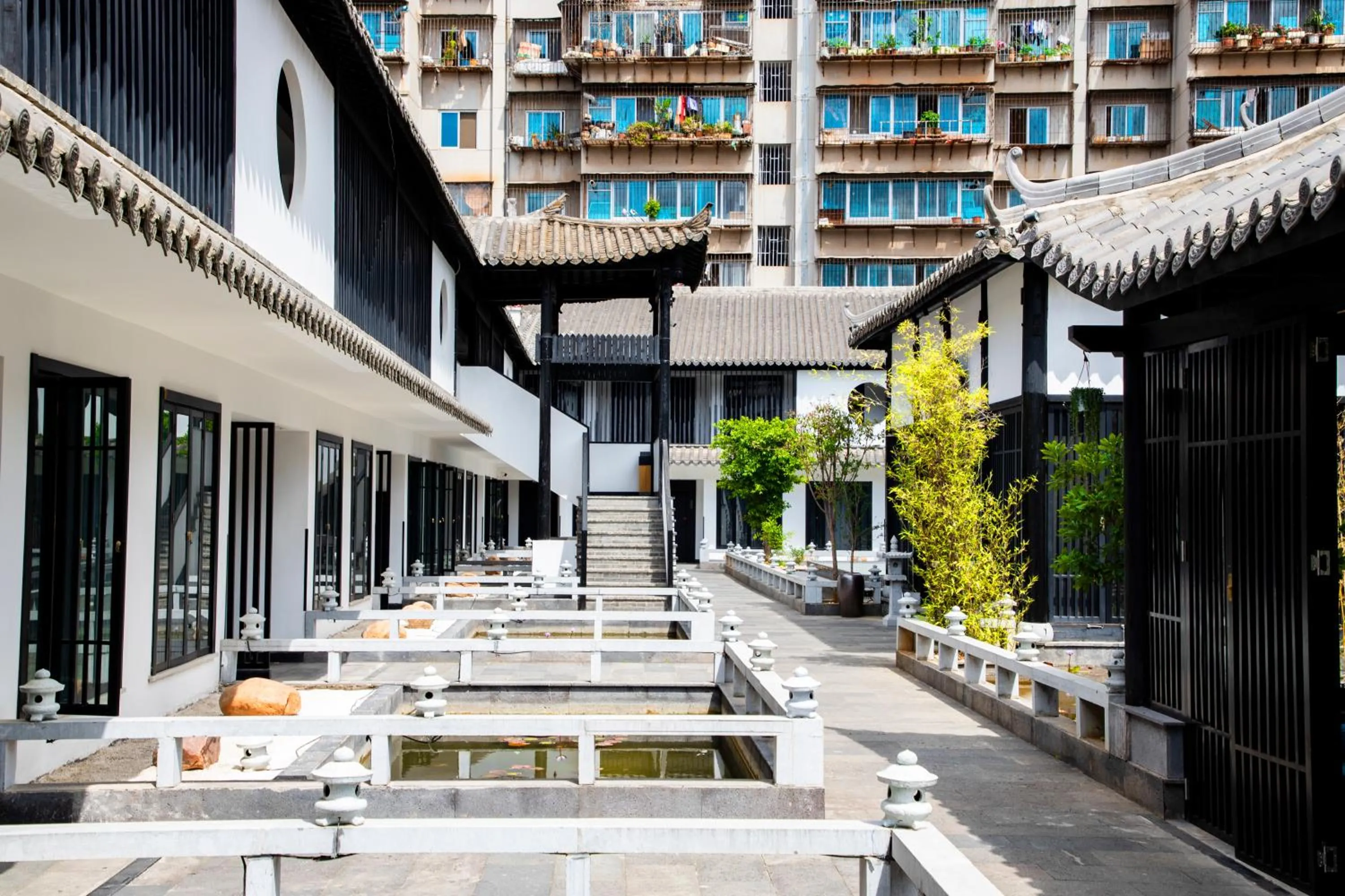 Property building in Gongxili-Xijian Hotel - Kunming Dongfeng East Road Dashuying Metro Station