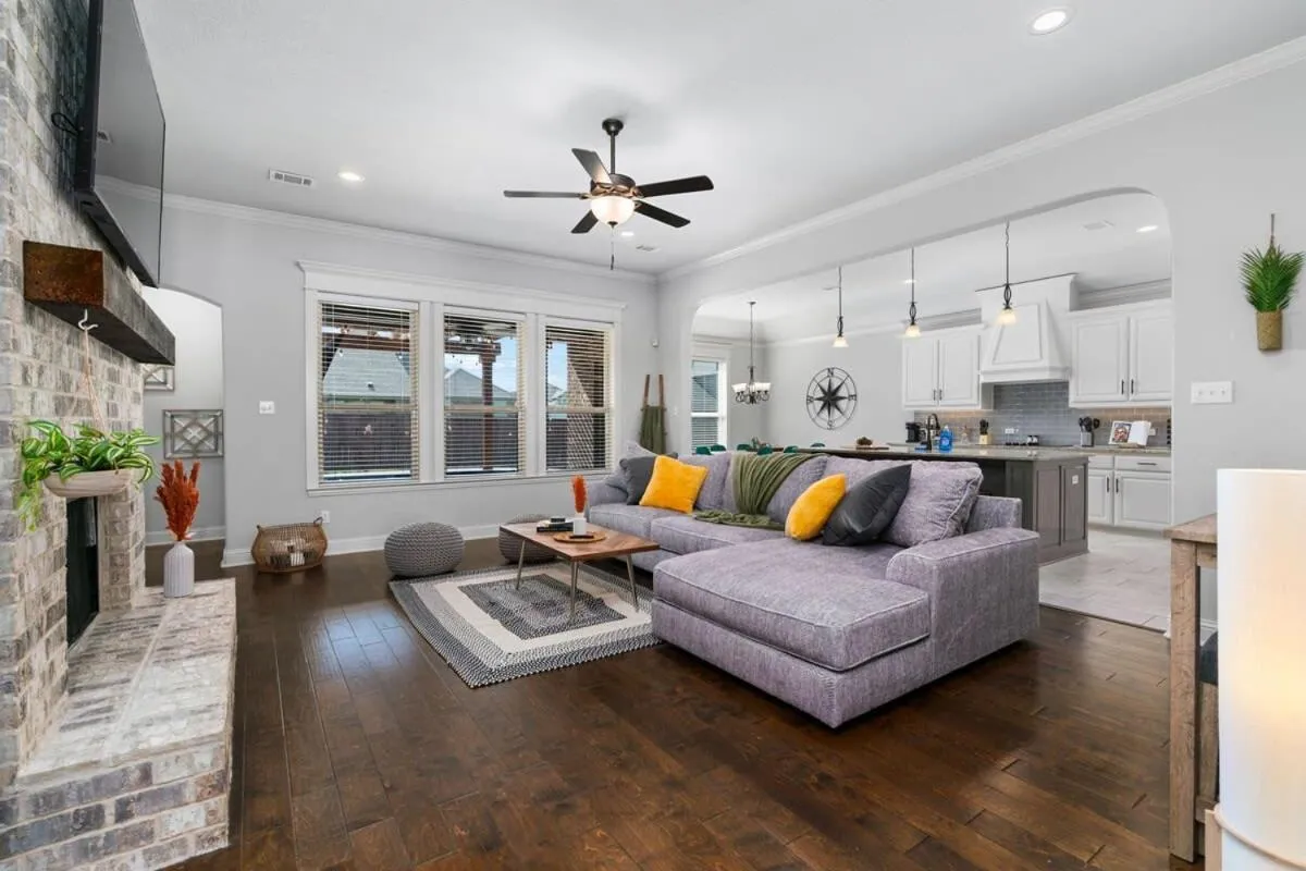 The Noble House Near Magnolia & Baylor W Pool