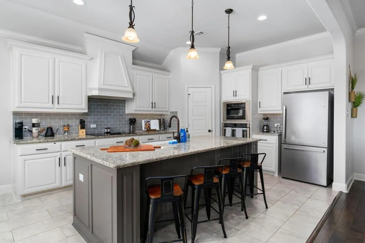 The Noble House Near Magnolia & Baylor W Pool