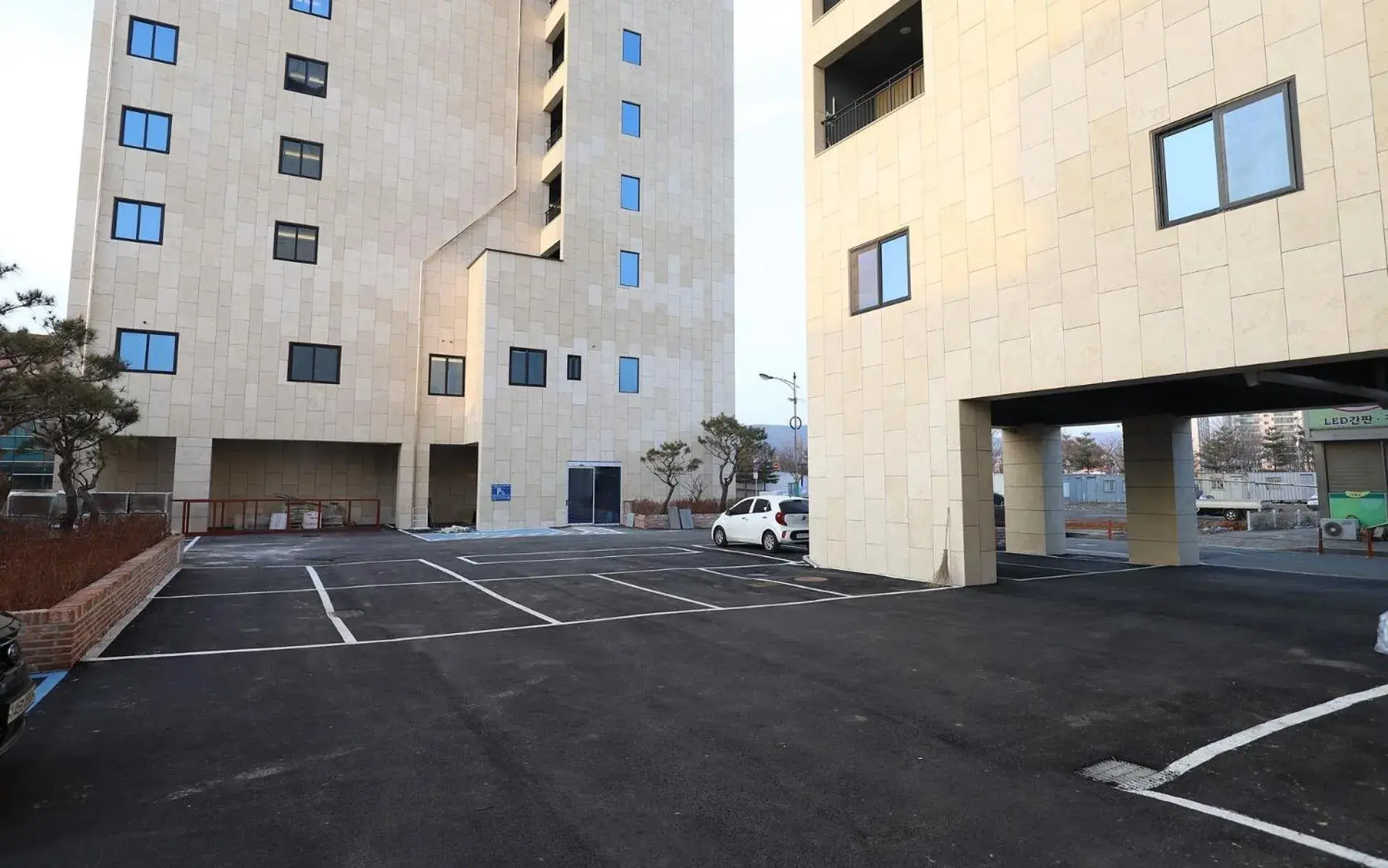 Parking in Hotel Grand Bay Boryeong Parking in Hotel Grand Bay Boryeong