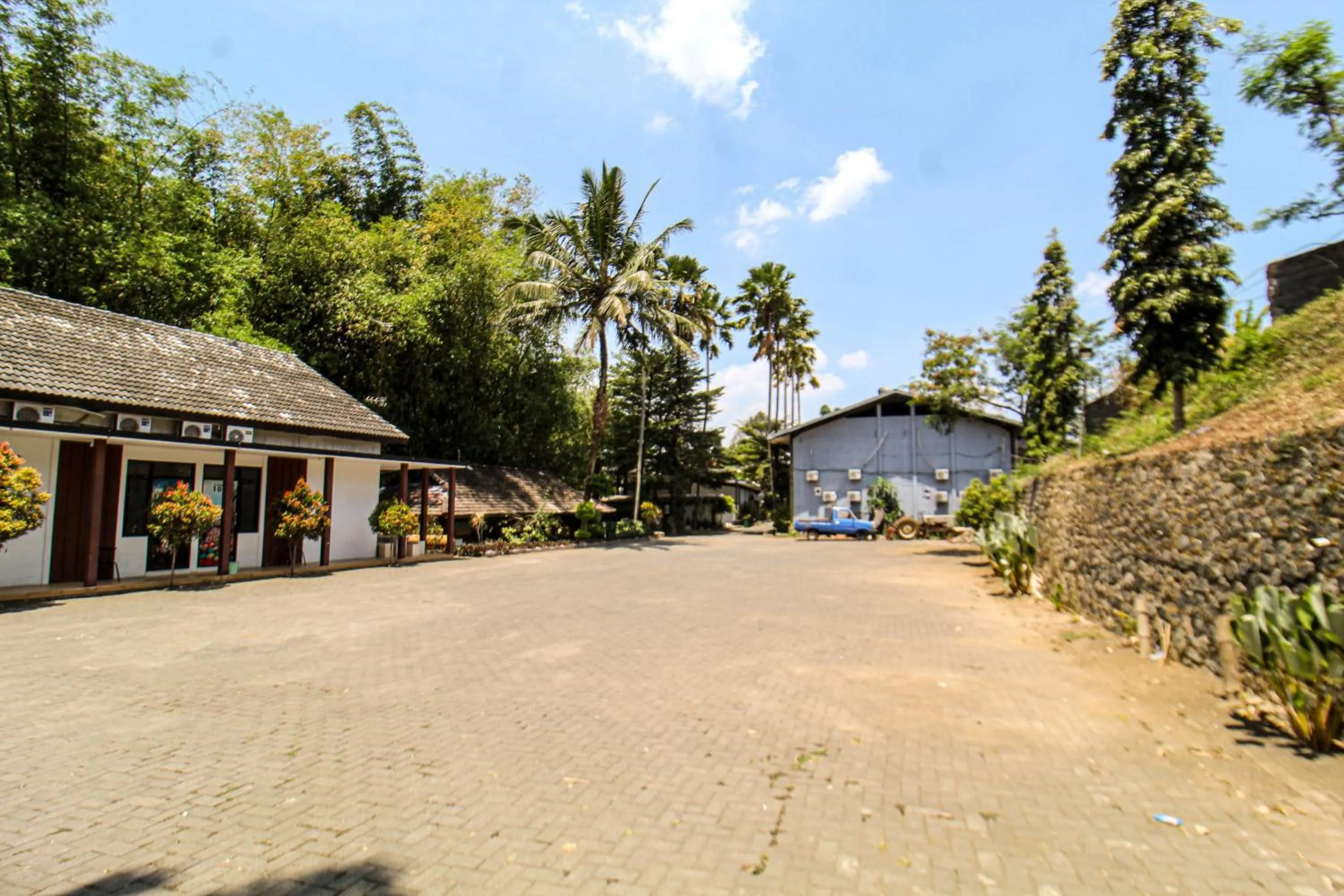 Property building in Bwalk Hotel Malang