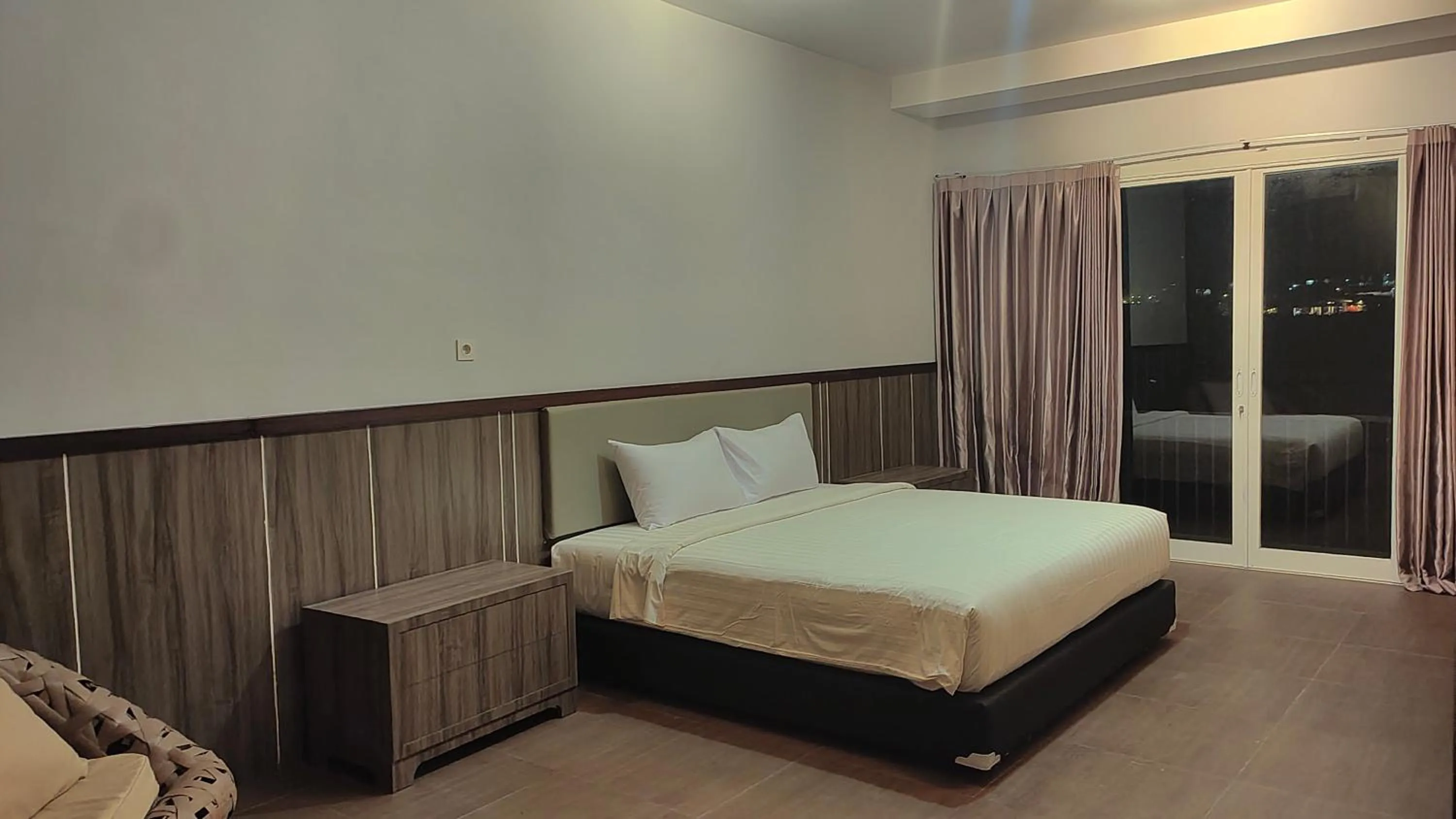 Bed in Bwalk Hotel Malang