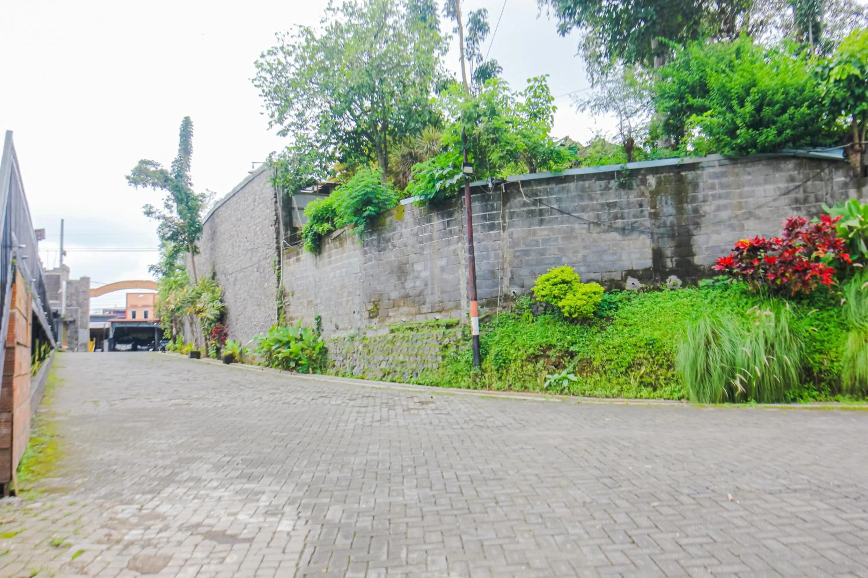Facade/entrance in Bwalk Hotel Malang