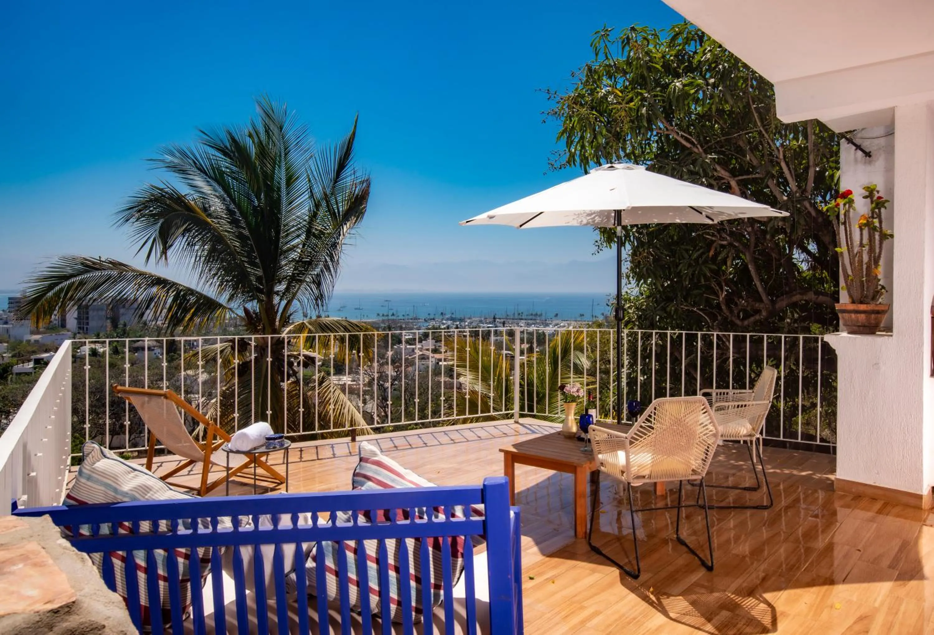 Balcony/Terrace in Villa Bella Bed & Breakfast Inn