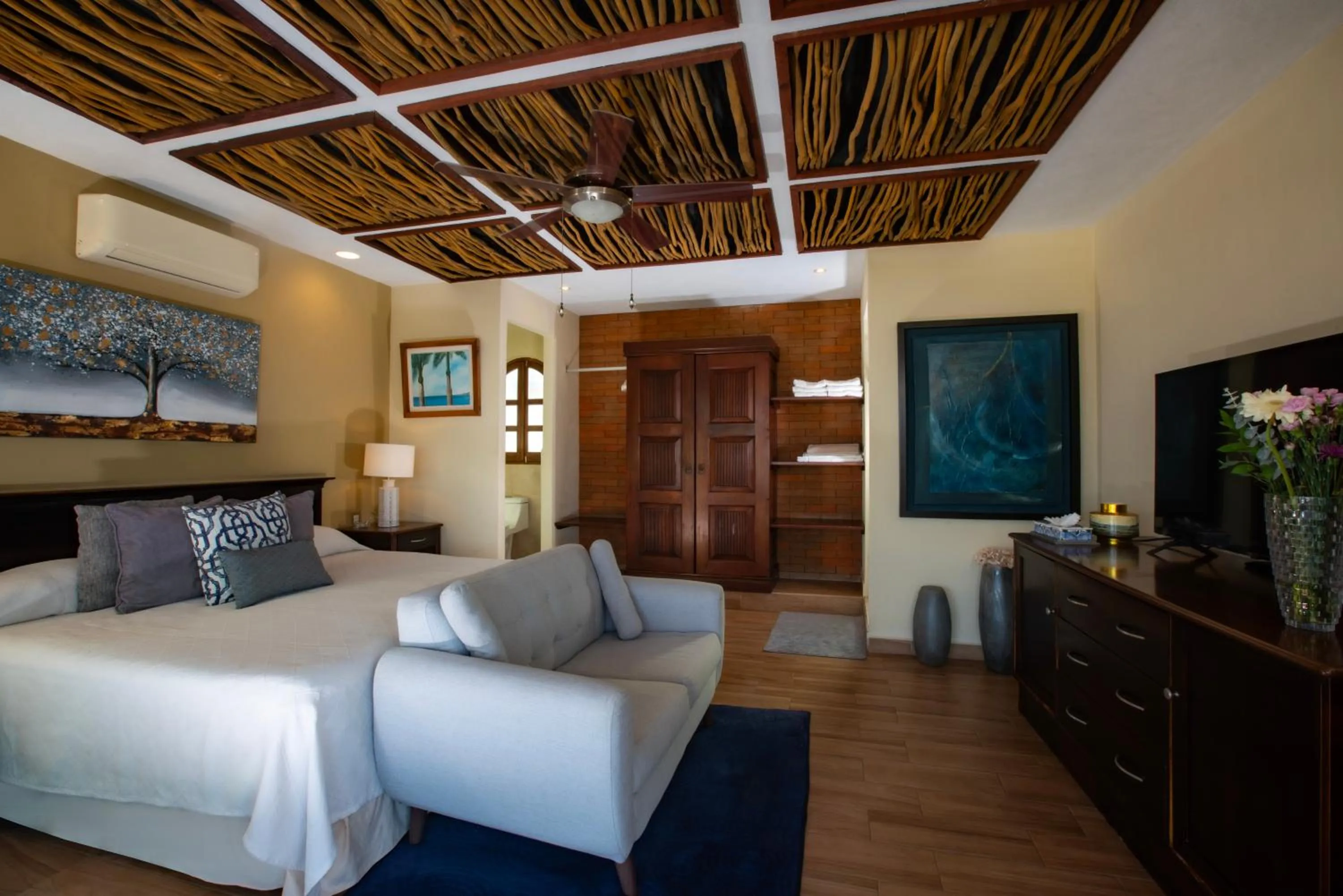 Bedroom in Villa Bella Bed & Breakfast Inn