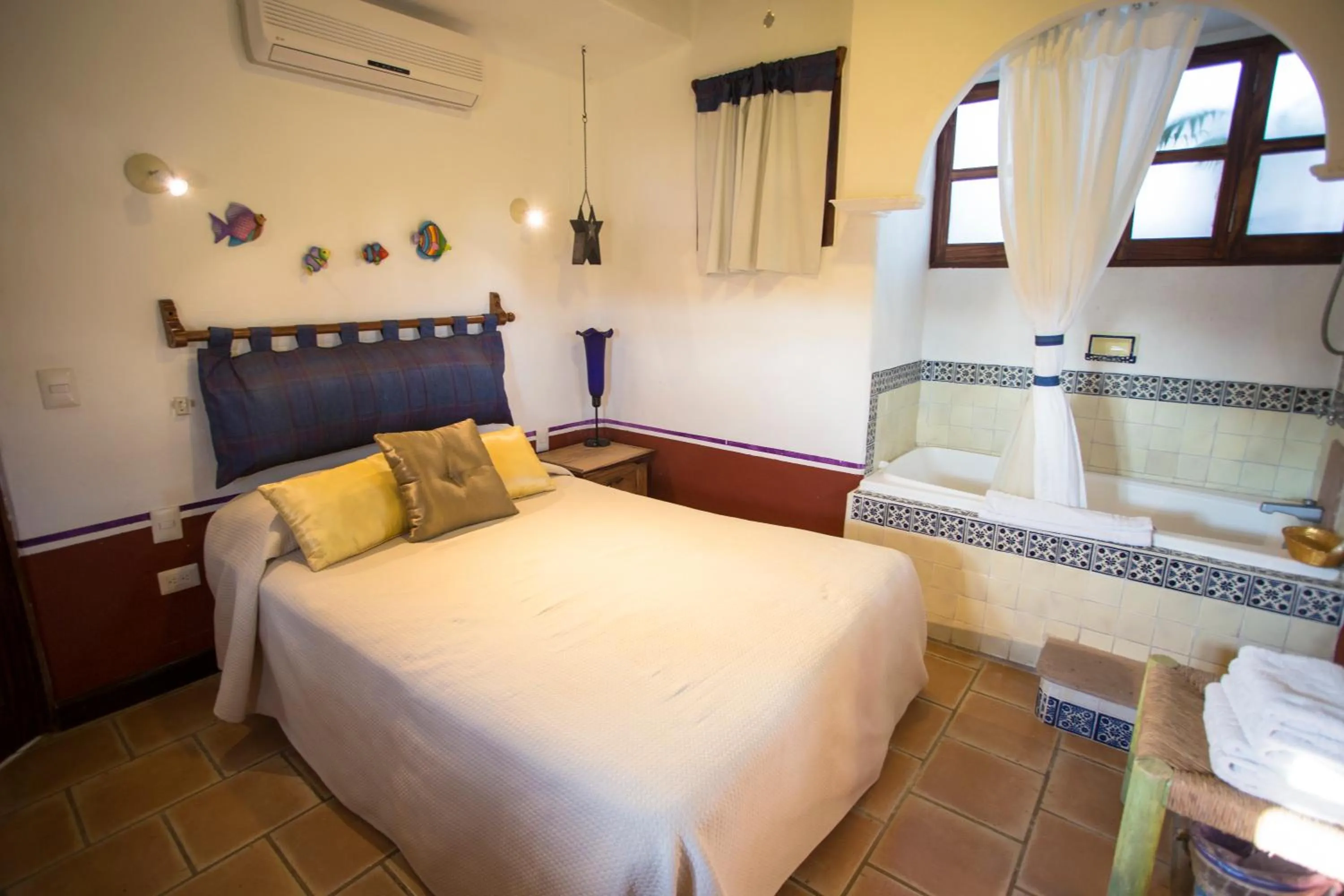 Bed in Villa Bella Bed & Breakfast Inn