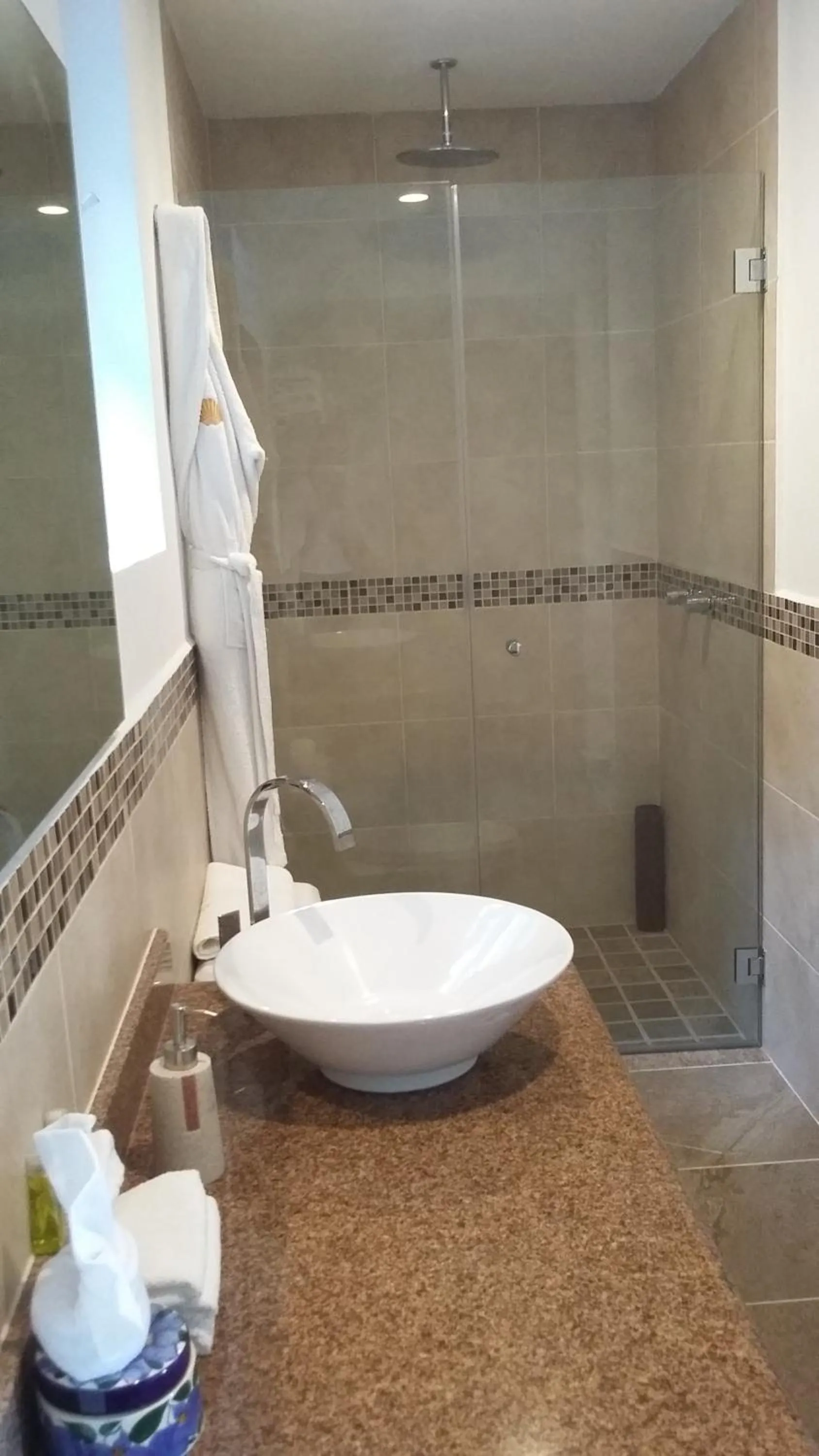 Bathroom in Villa Bella Bed & Breakfast Inn