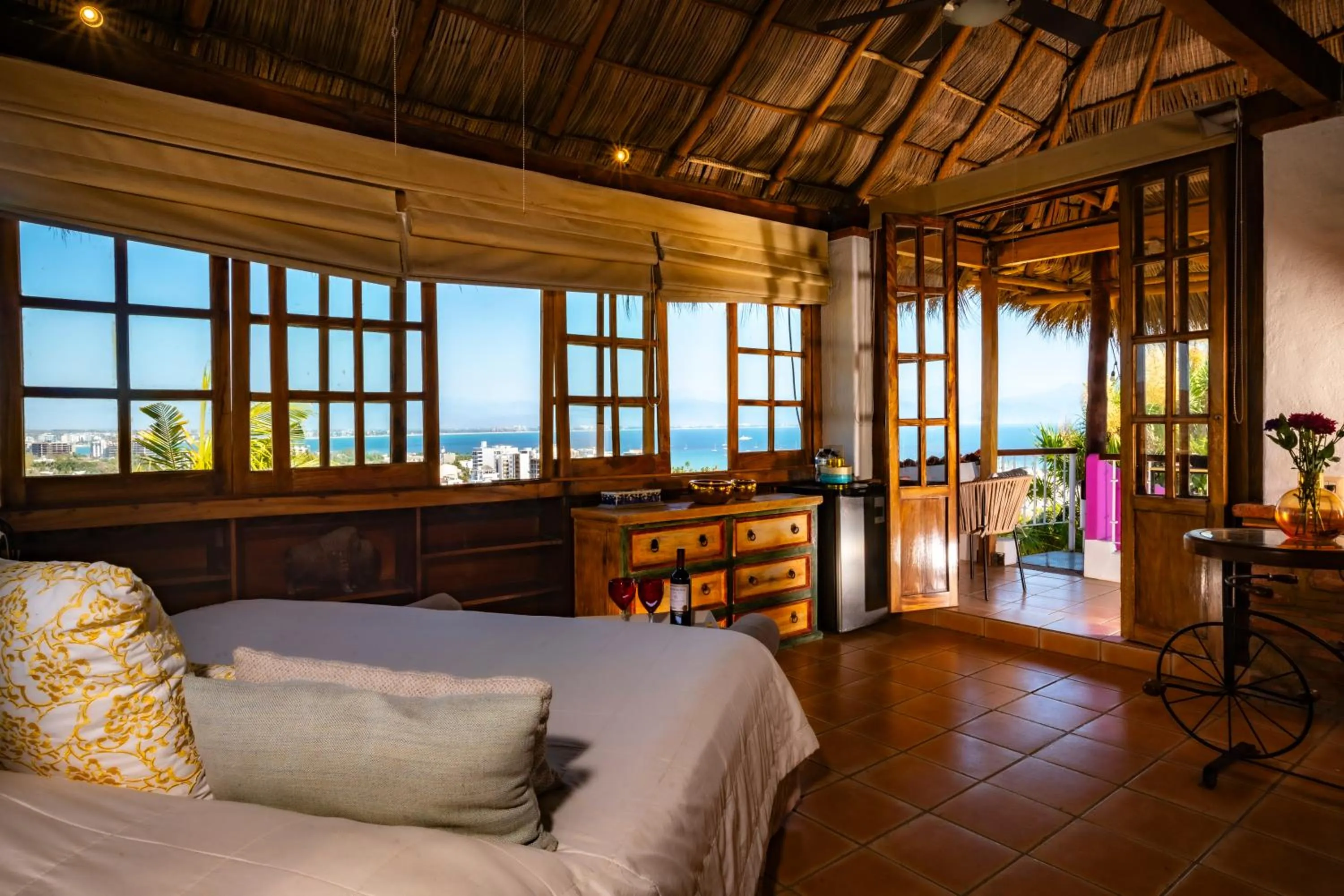 Bed in Villa Bella Bed & Breakfast Inn