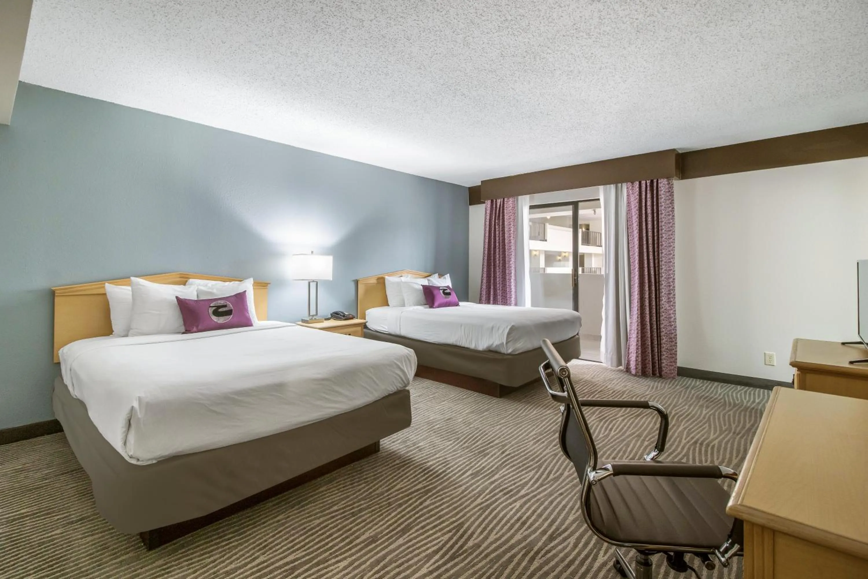 Photo of the whole room, Bed in Clarion Hotel Jackson Northwest