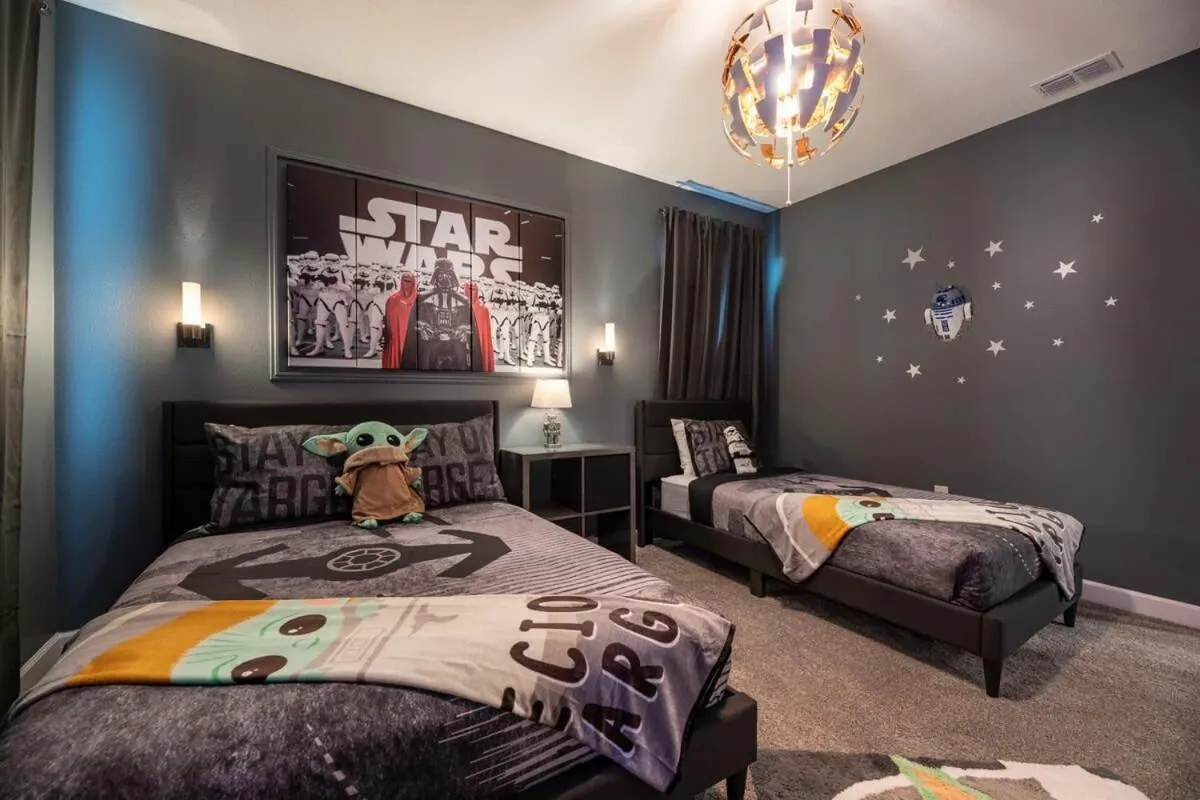 Bed in Themed Home 5BR - Private Pool, Prime Location