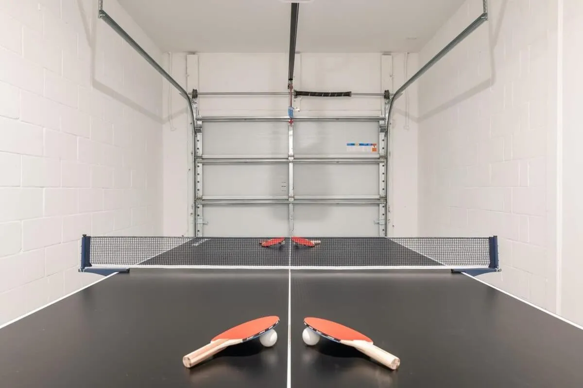 Themed Home 5BR - Private Pool, Prime Location