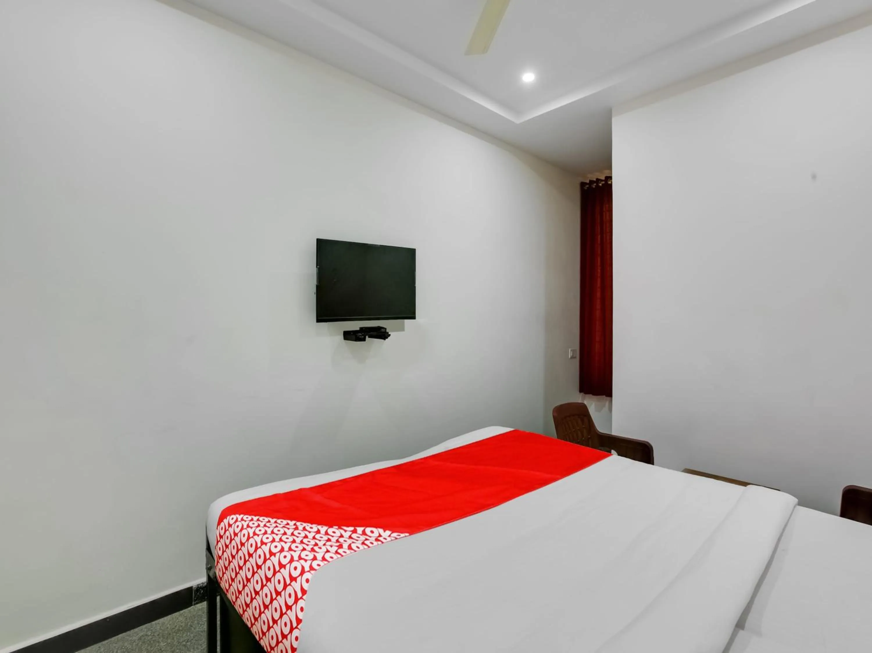Bedroom, Bed in Hotel O Manjushree Boarding & Lodging nearby Dr.BR Ambedkar Stadium Basveshwar nagar
