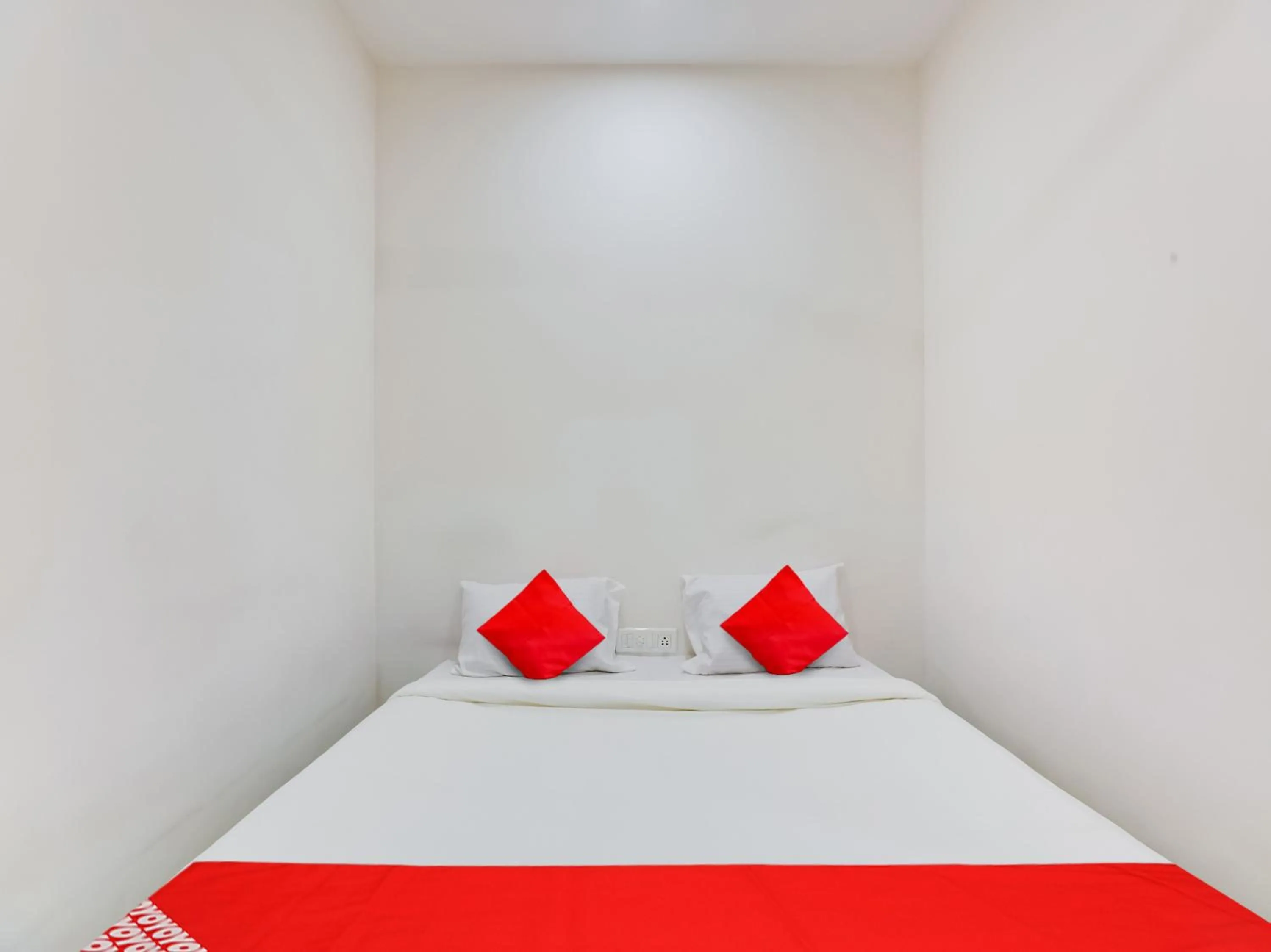 Bedroom in Hotel O Manjushree Boarding & Lodging nearby Dr.BR Ambedkar Stadium Basveshwar nagar