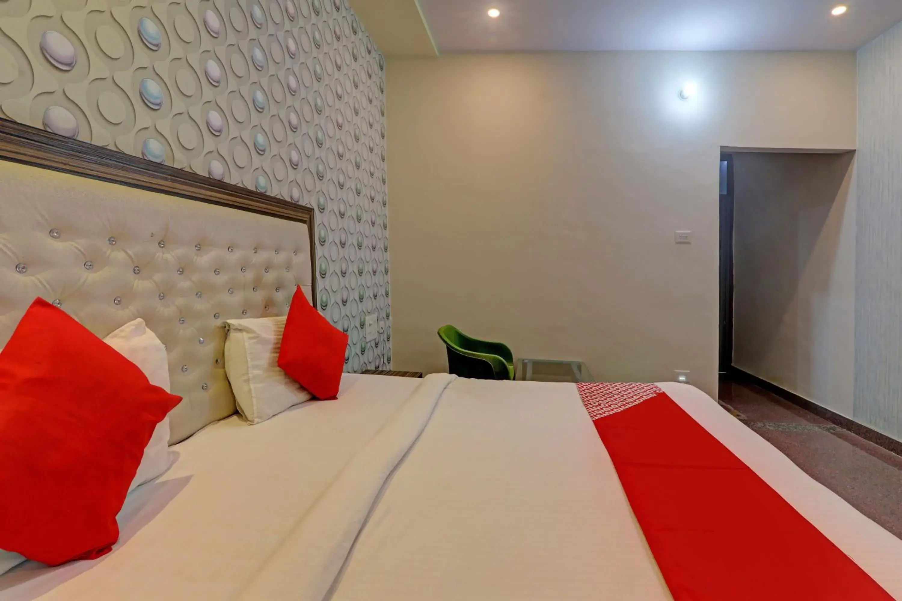 Bedroom in Hotel O Kriti Green Bedroom in Hotel O Kriti Green