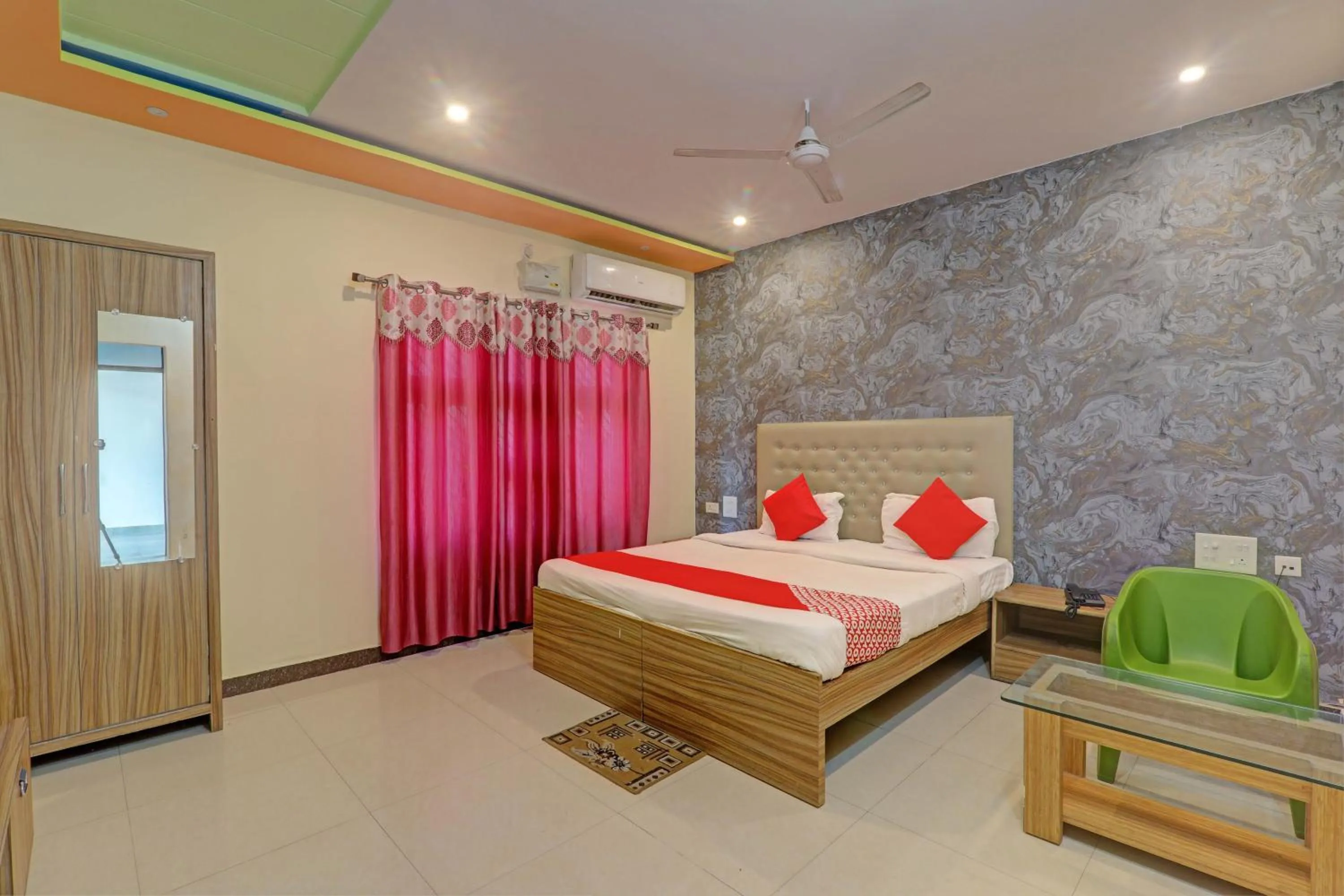 Bedroom in Hotel O Kriti Green